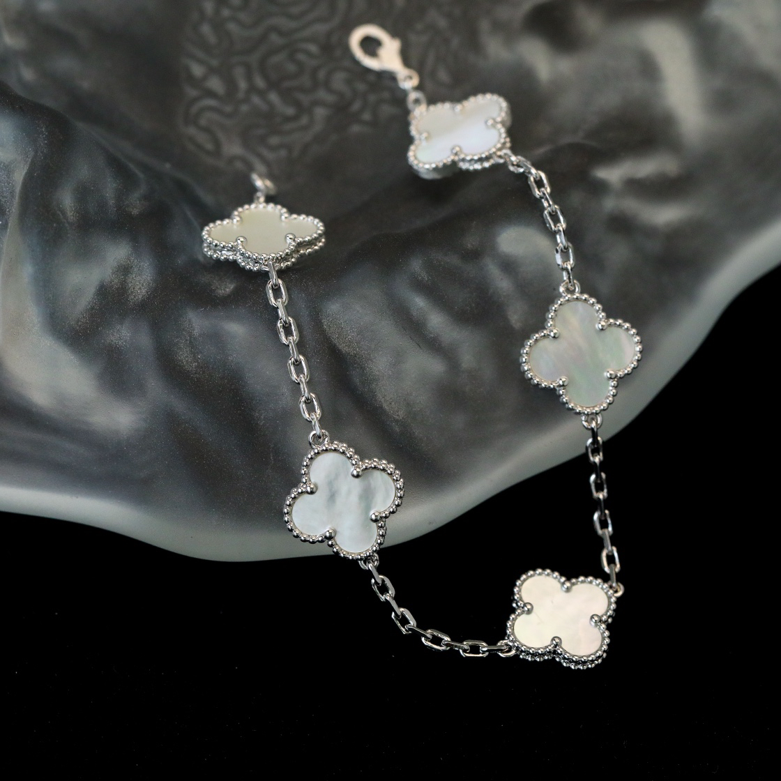 Van Cleef & Arpels Bracelet-76