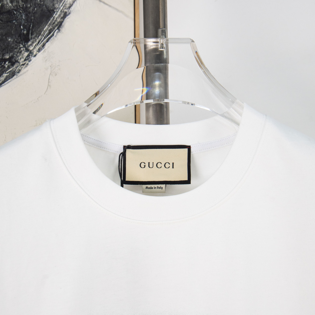 Gucci clothing-274