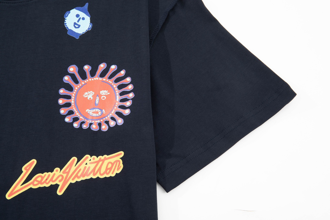 LV clothing-85
