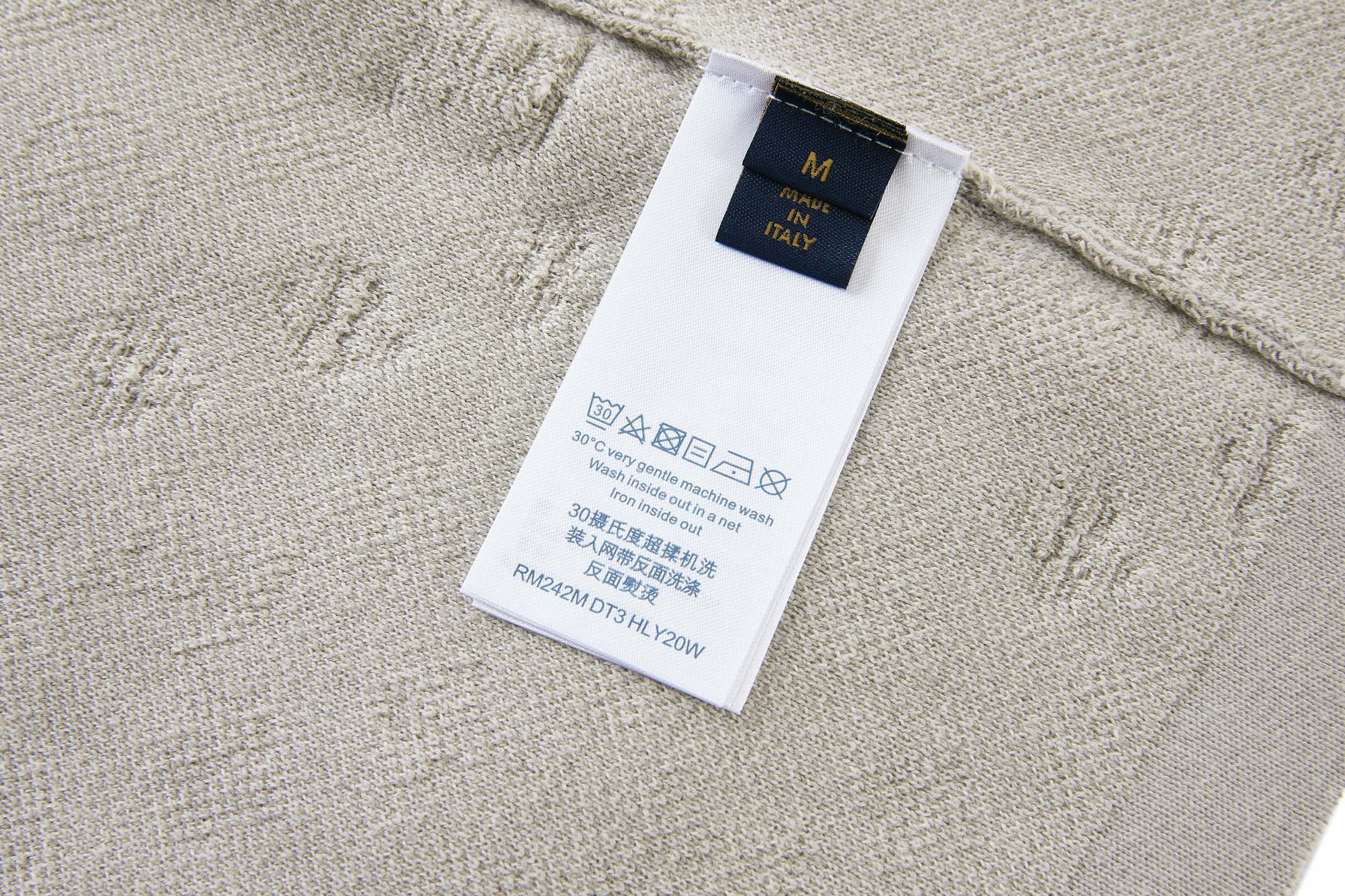 LV clothing-204