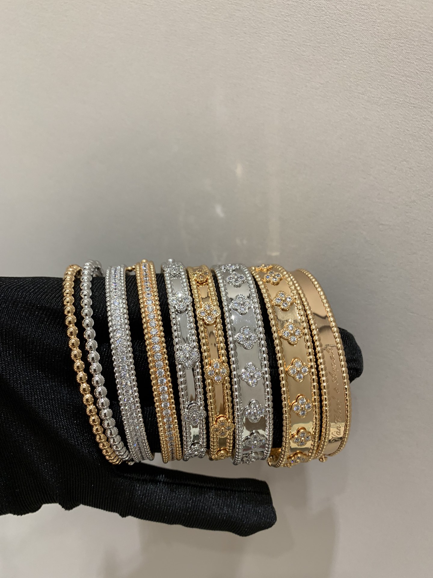 Van Cleef & Arpels Bracelet-113