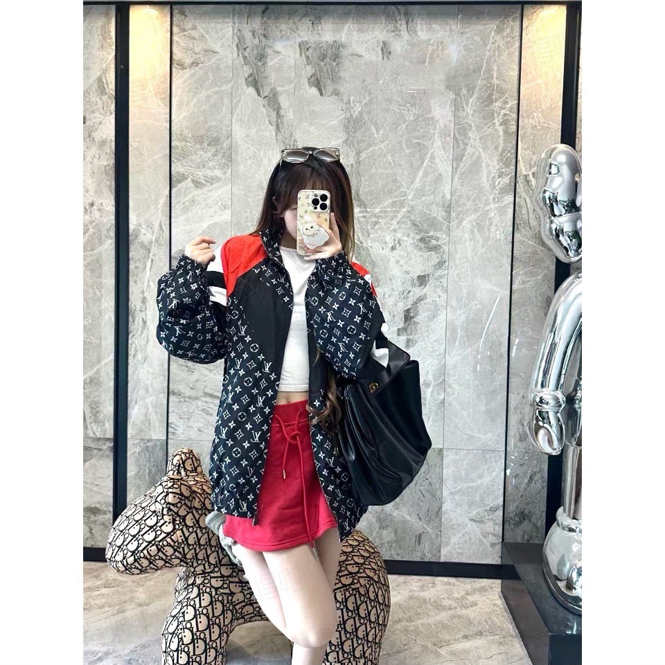 LV Clothing-319
