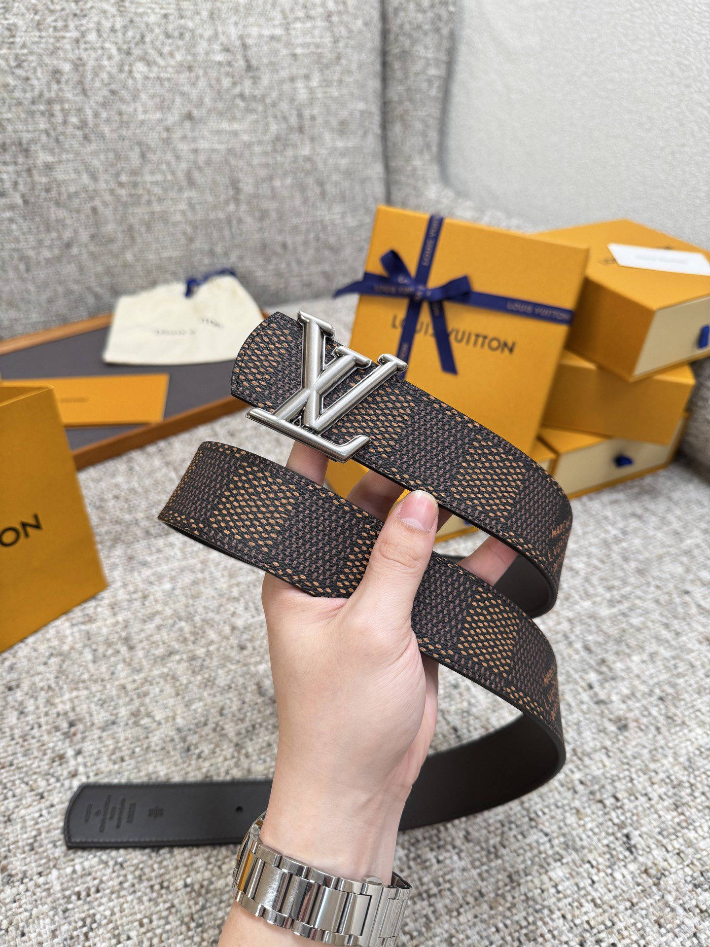 Lv belt-38
