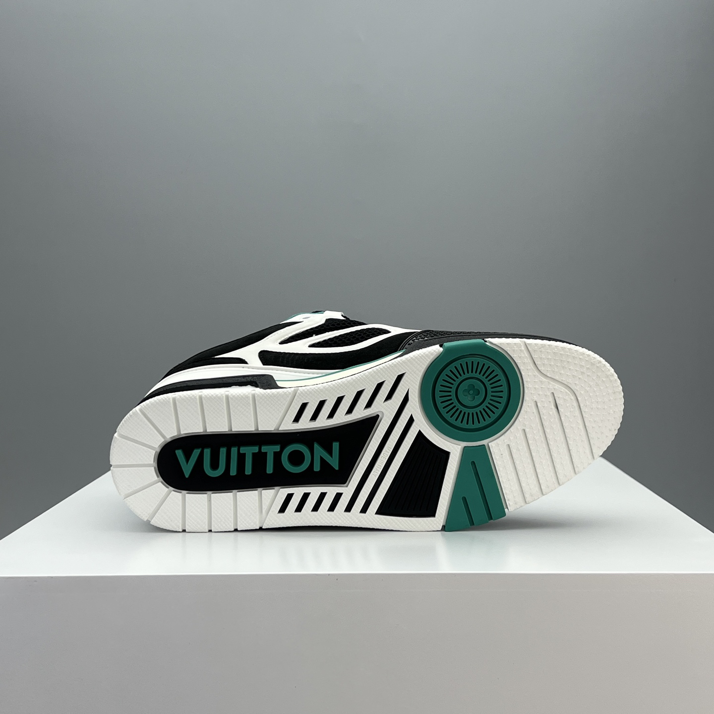 Lv Sneakers-126
