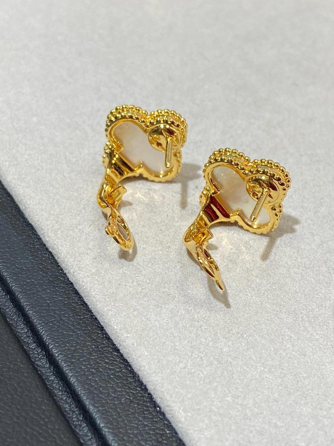 Van Cleef & Arpels earring-63