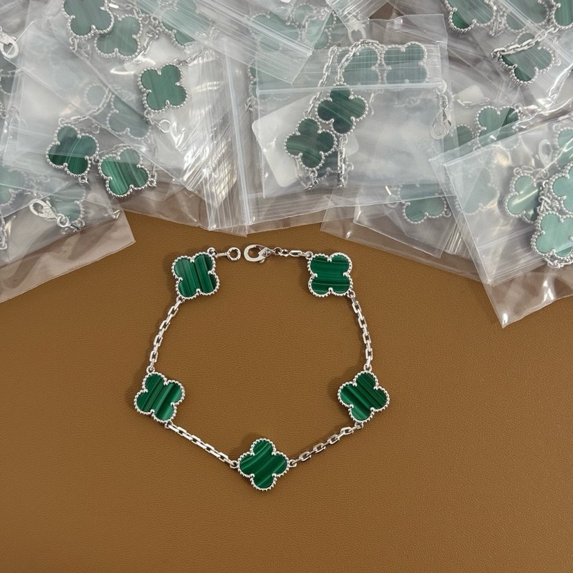 Van Cleef & Arpels Bracelet-49