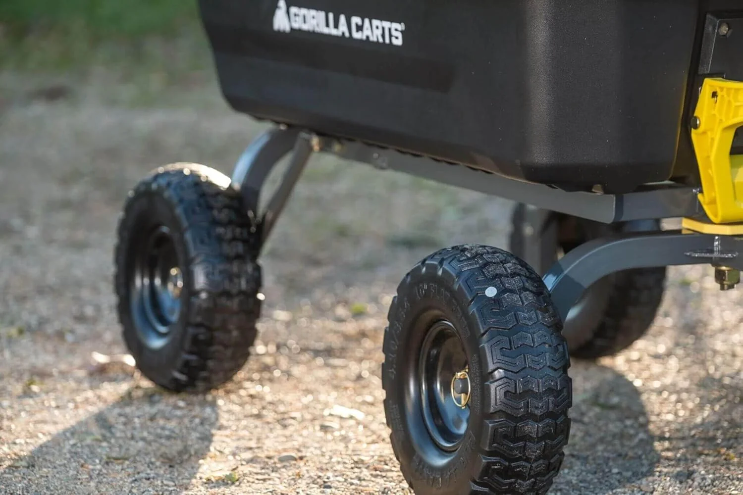 7GCG-NF Heavy-Duty Poly Dump Garden Cart with No-Flat Tires, 7 Cubic Feet, 1200-Pound Capacity, Black, Amazon Exclusive