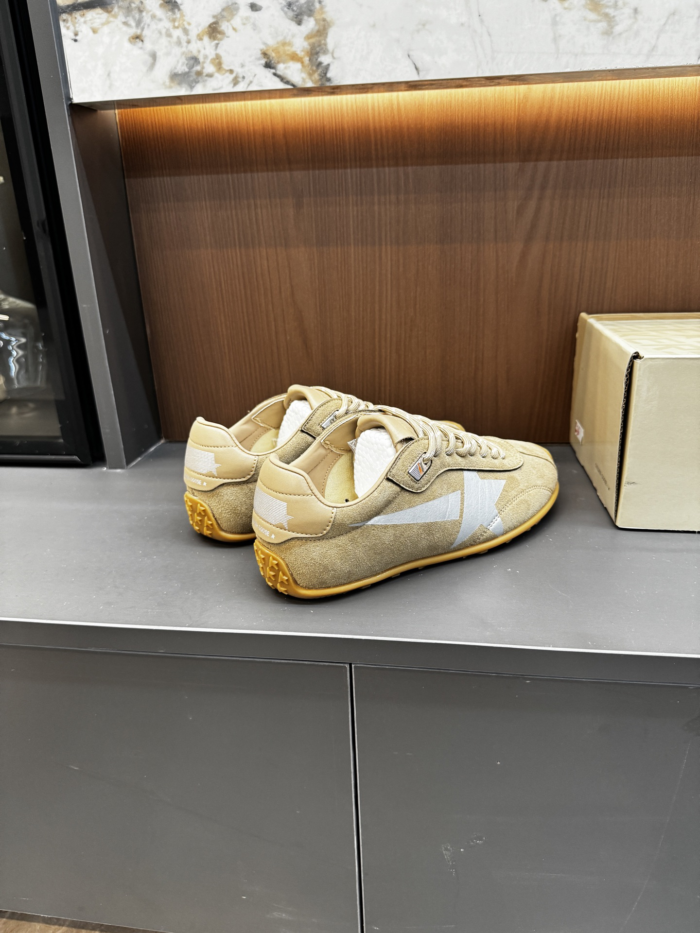 Golden Goose Sneakers-25