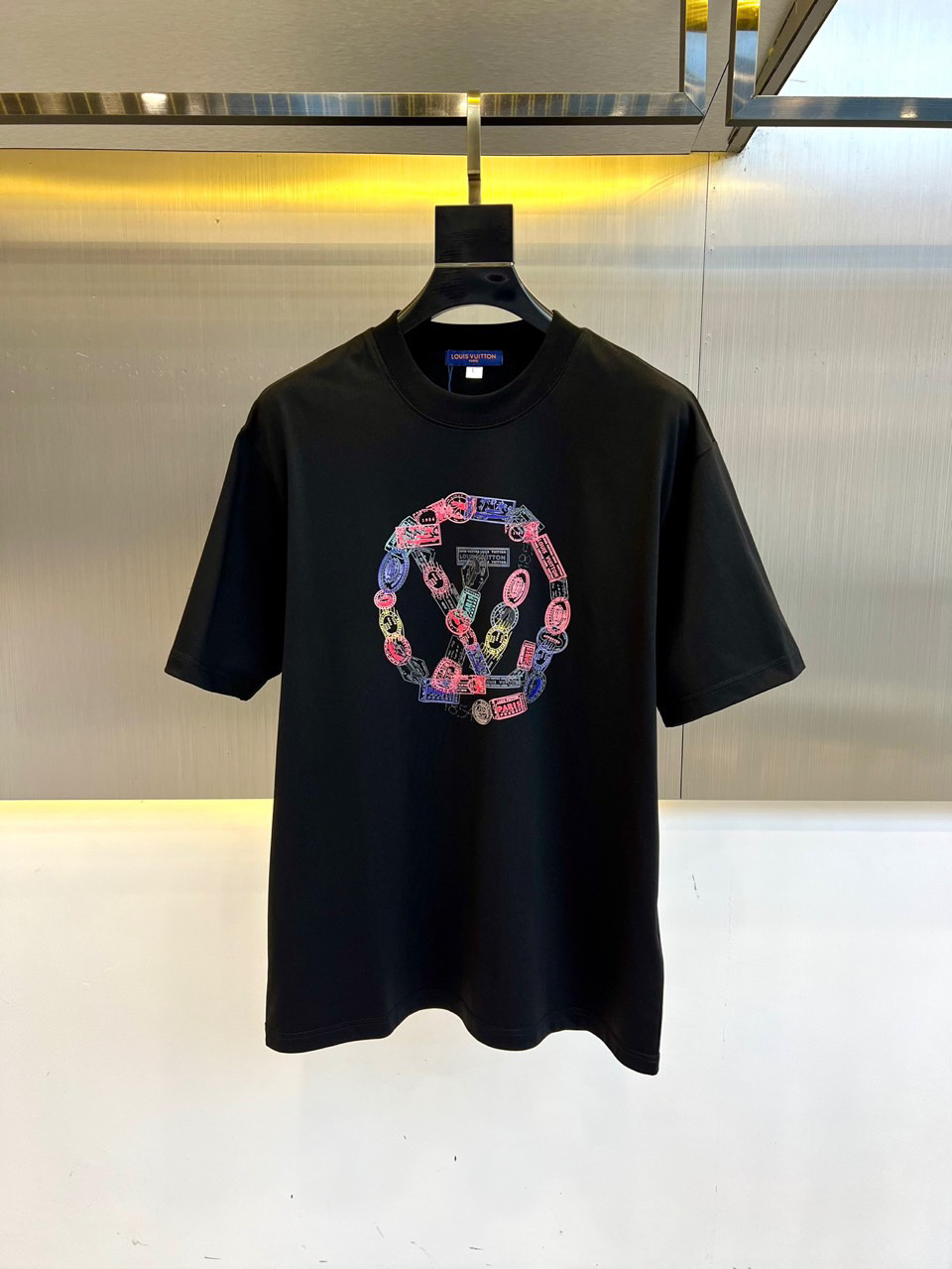 LV clothing-237
