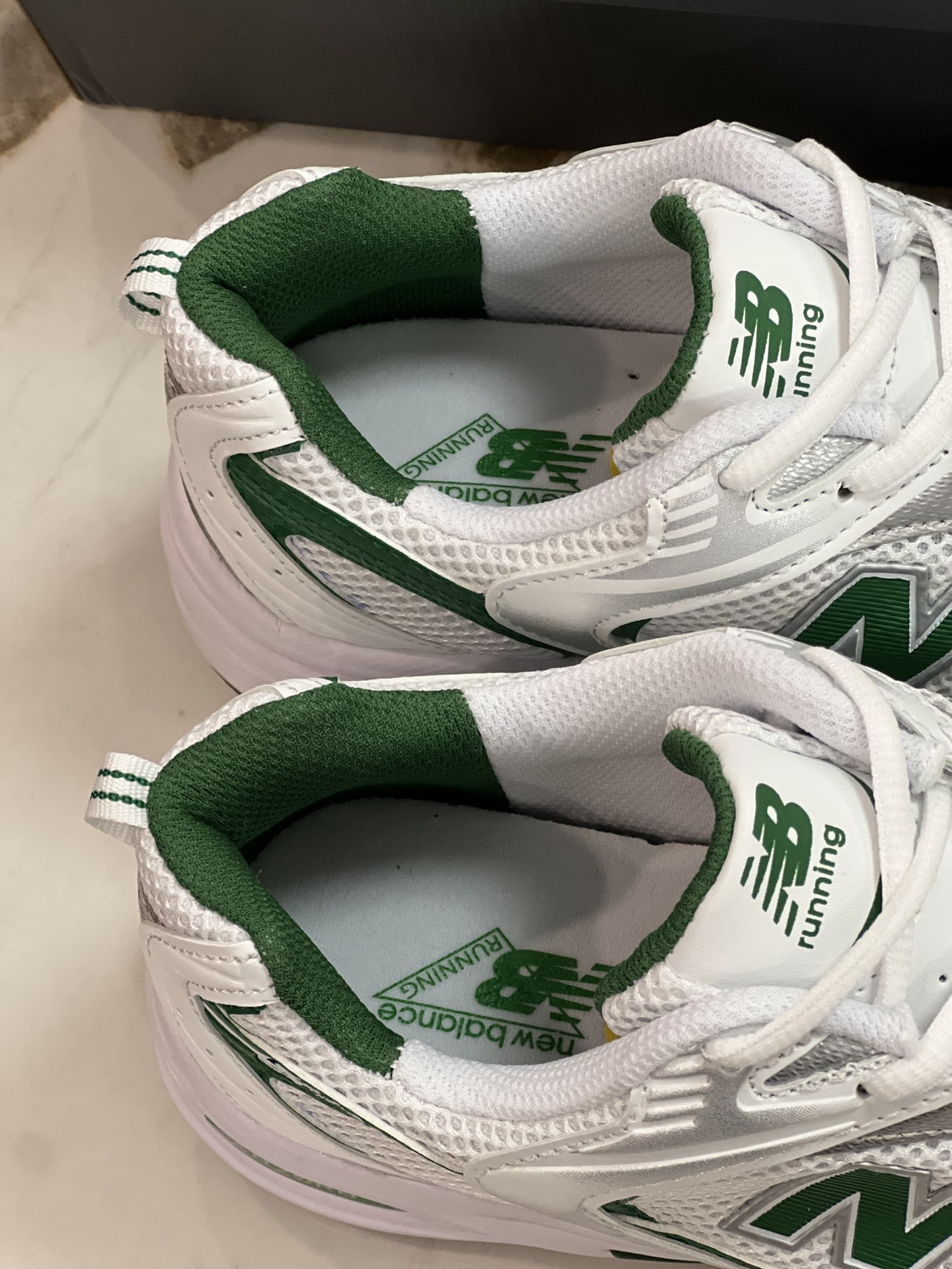 New Balance Sneakers-140