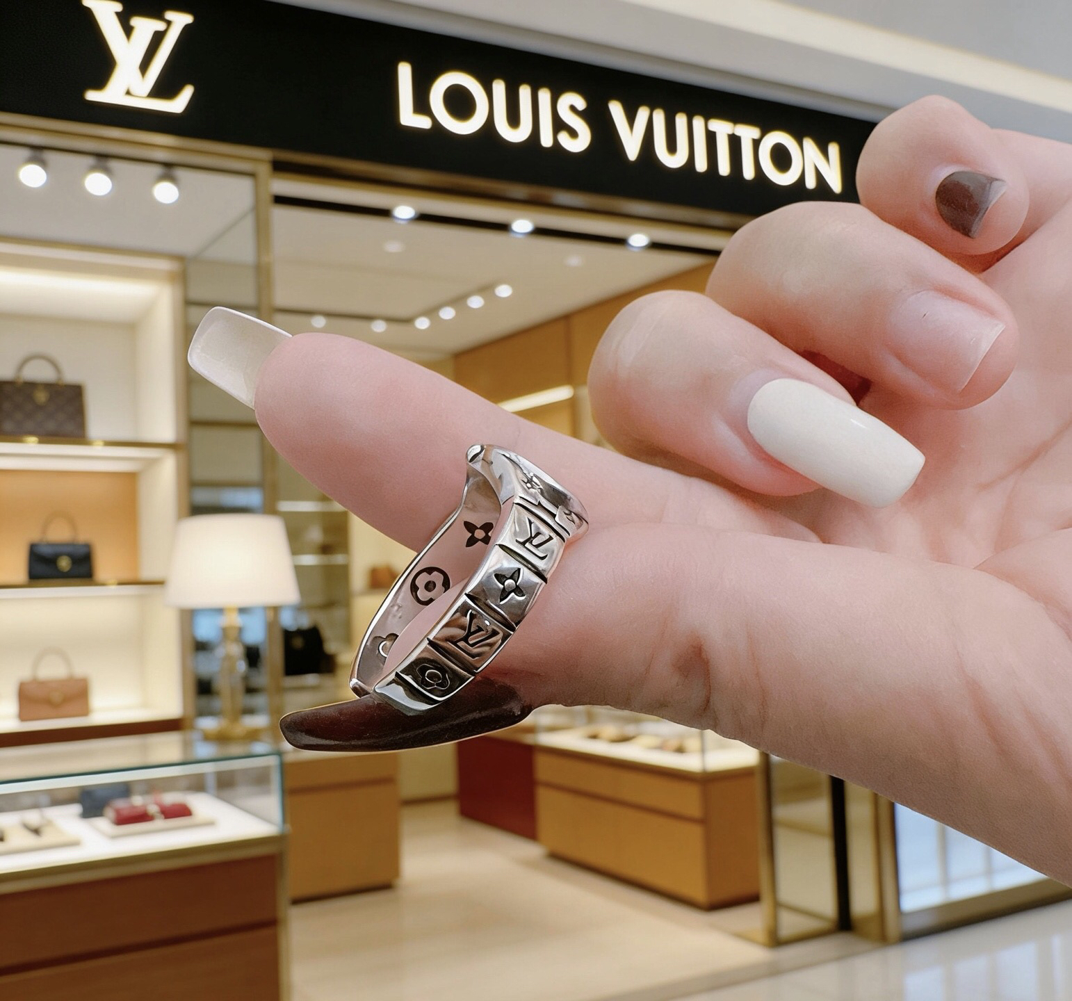 LV ring-10