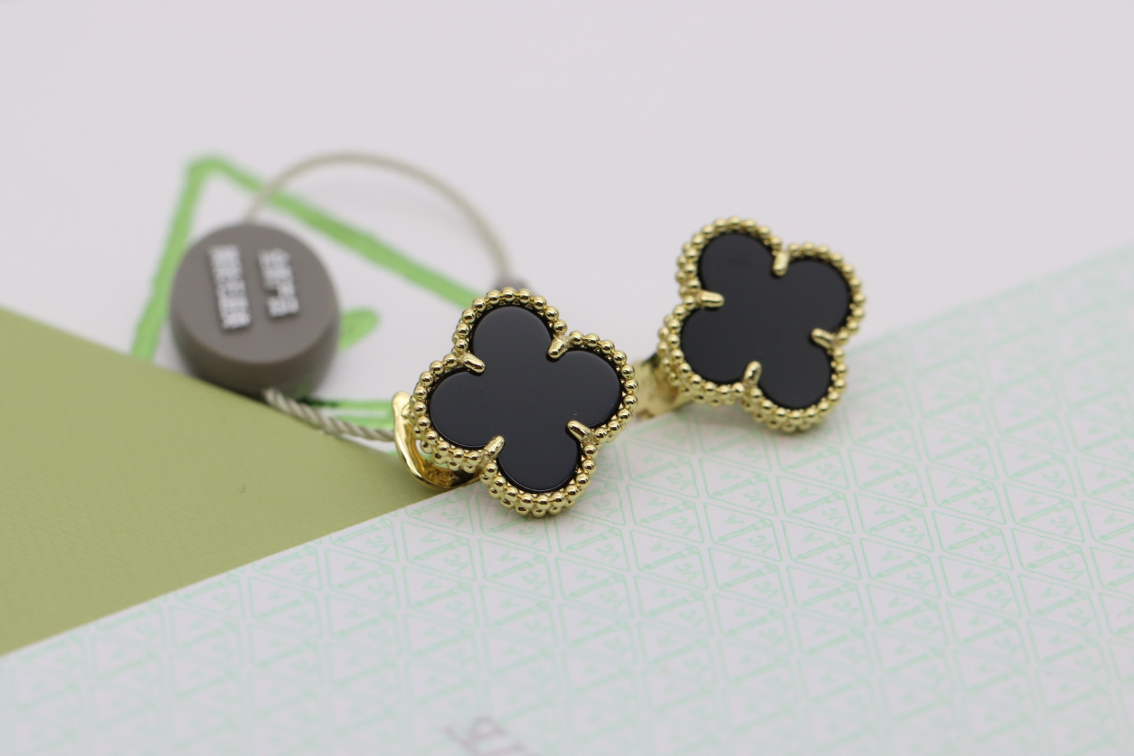 Van Cleef & Arpels earring-8