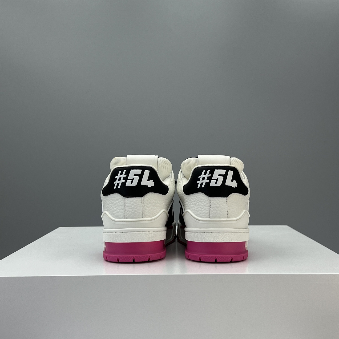 Lv Sneakers-124