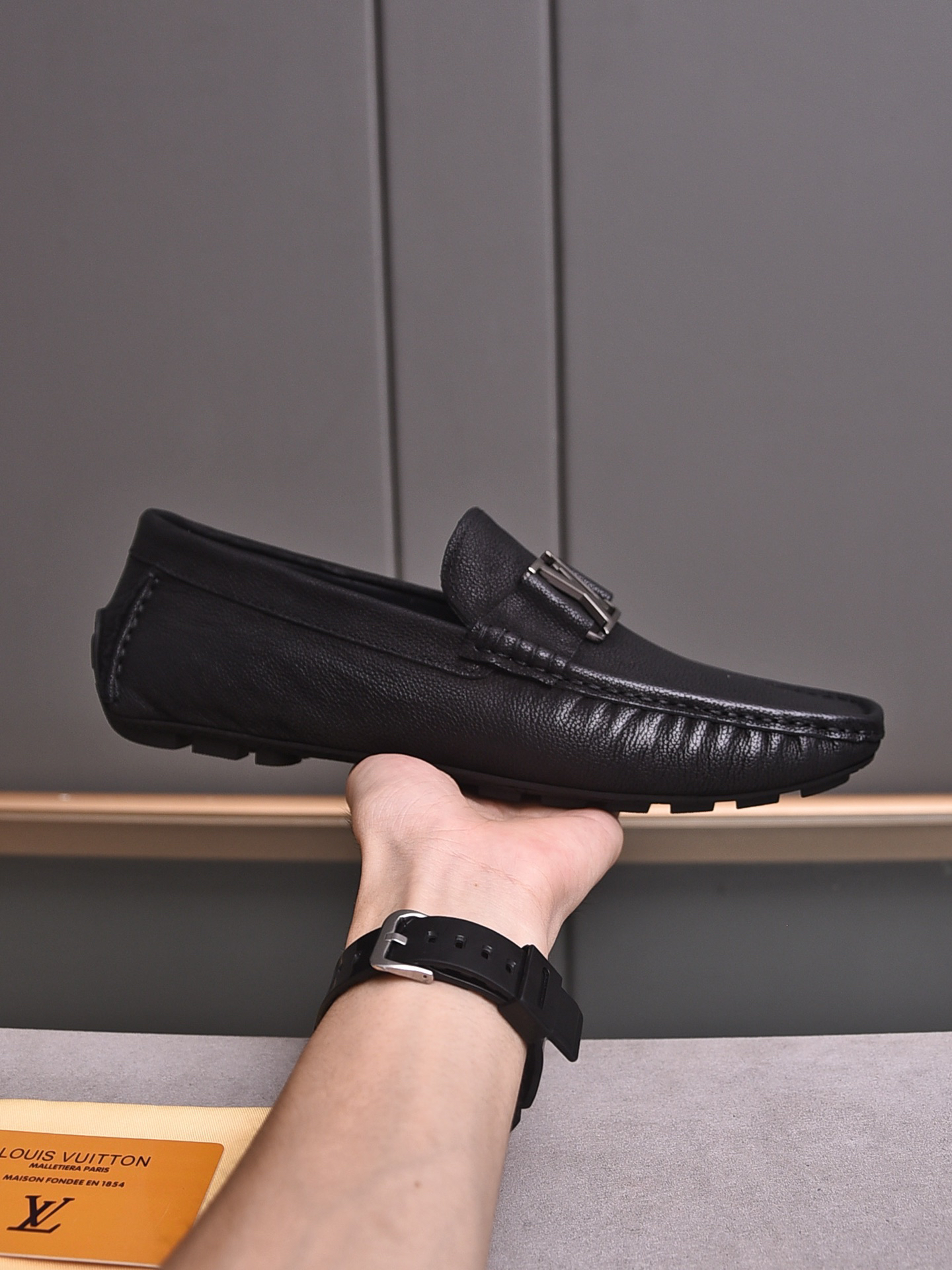 Lv Sneakers-97