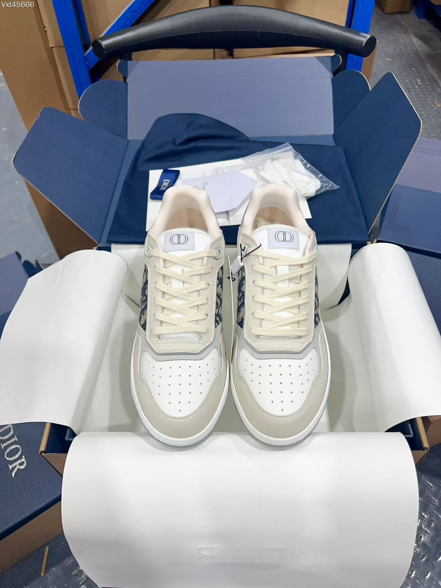 Dior Sneakers-15