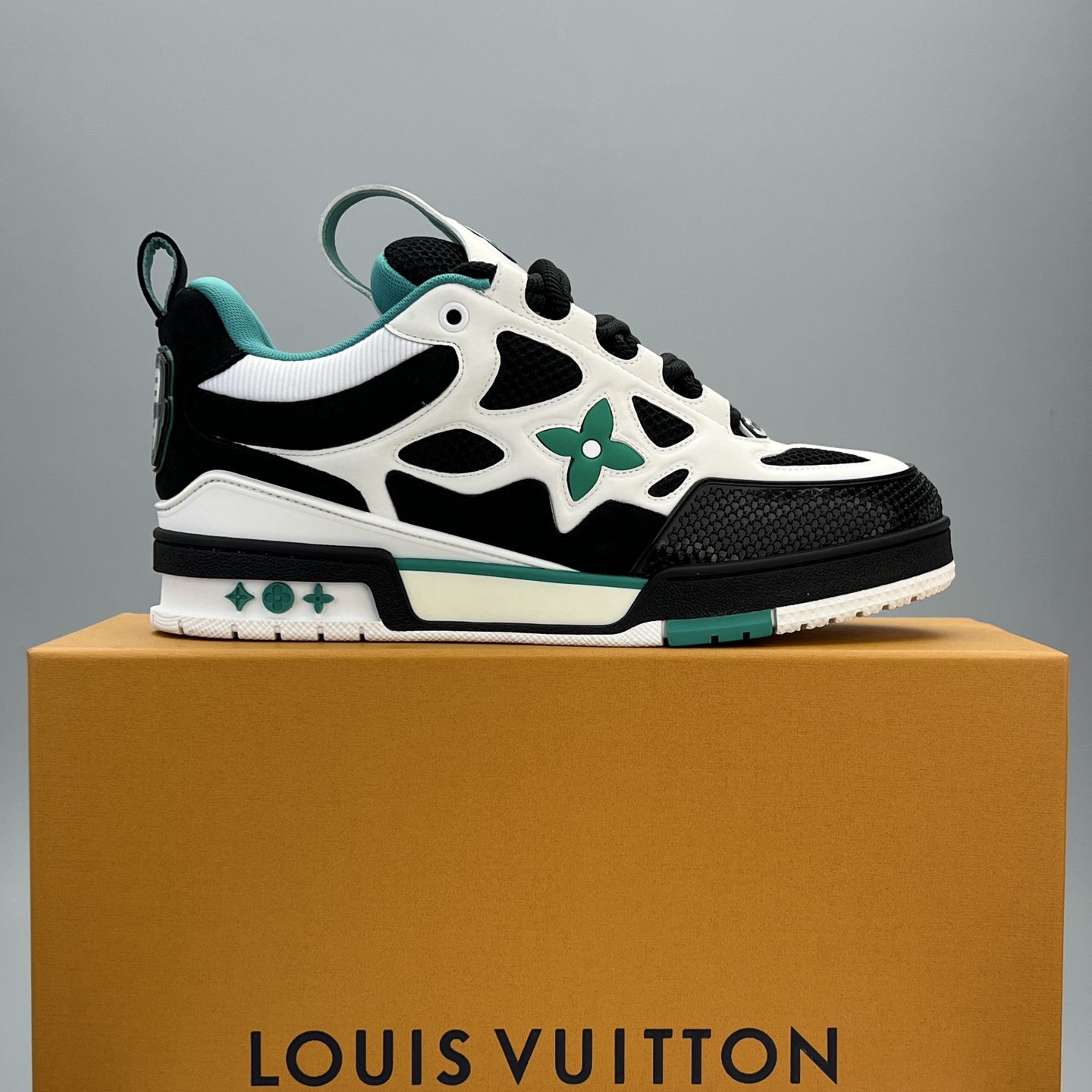 Lv Sneakers-126