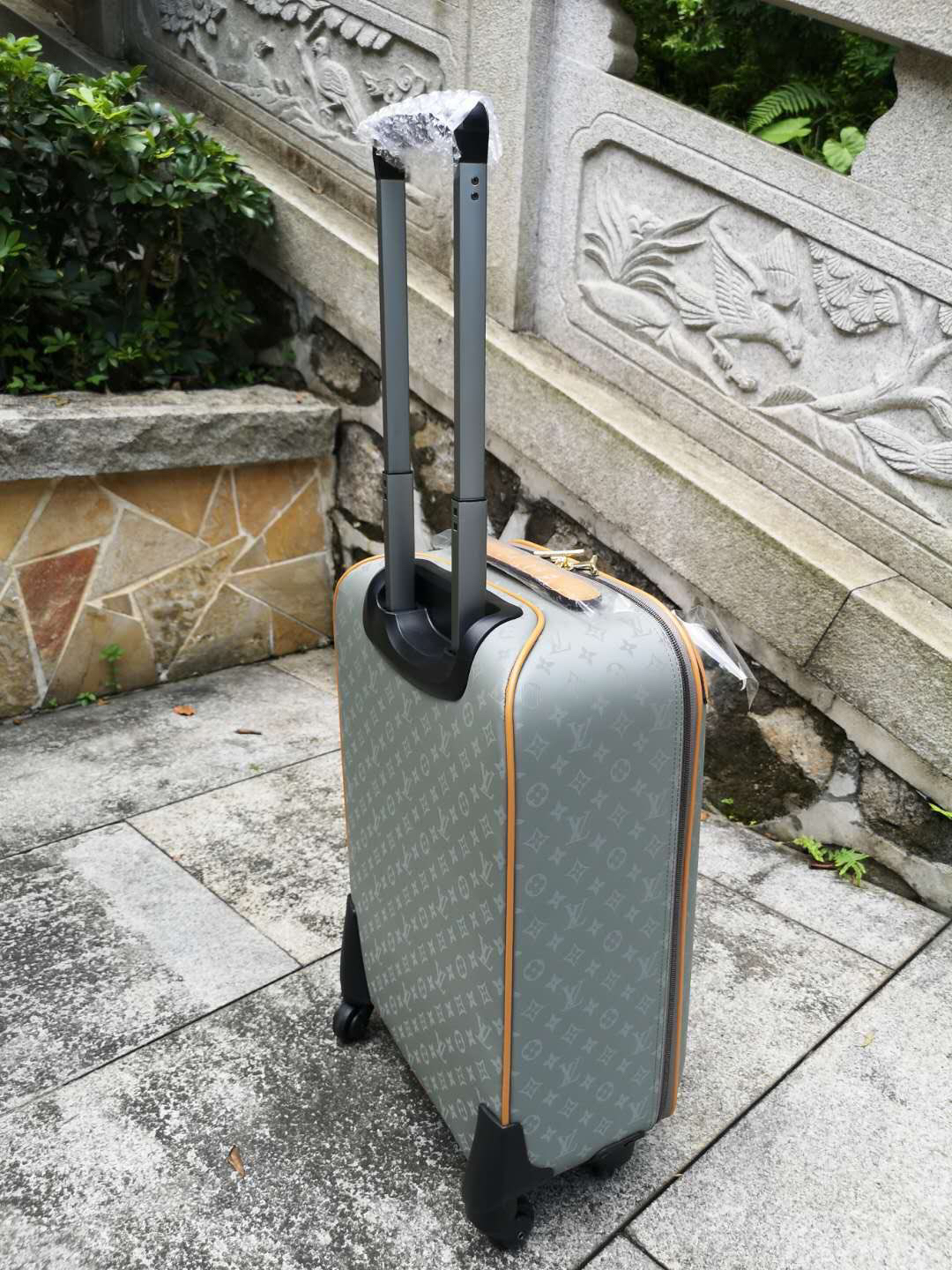 LV luggage-89