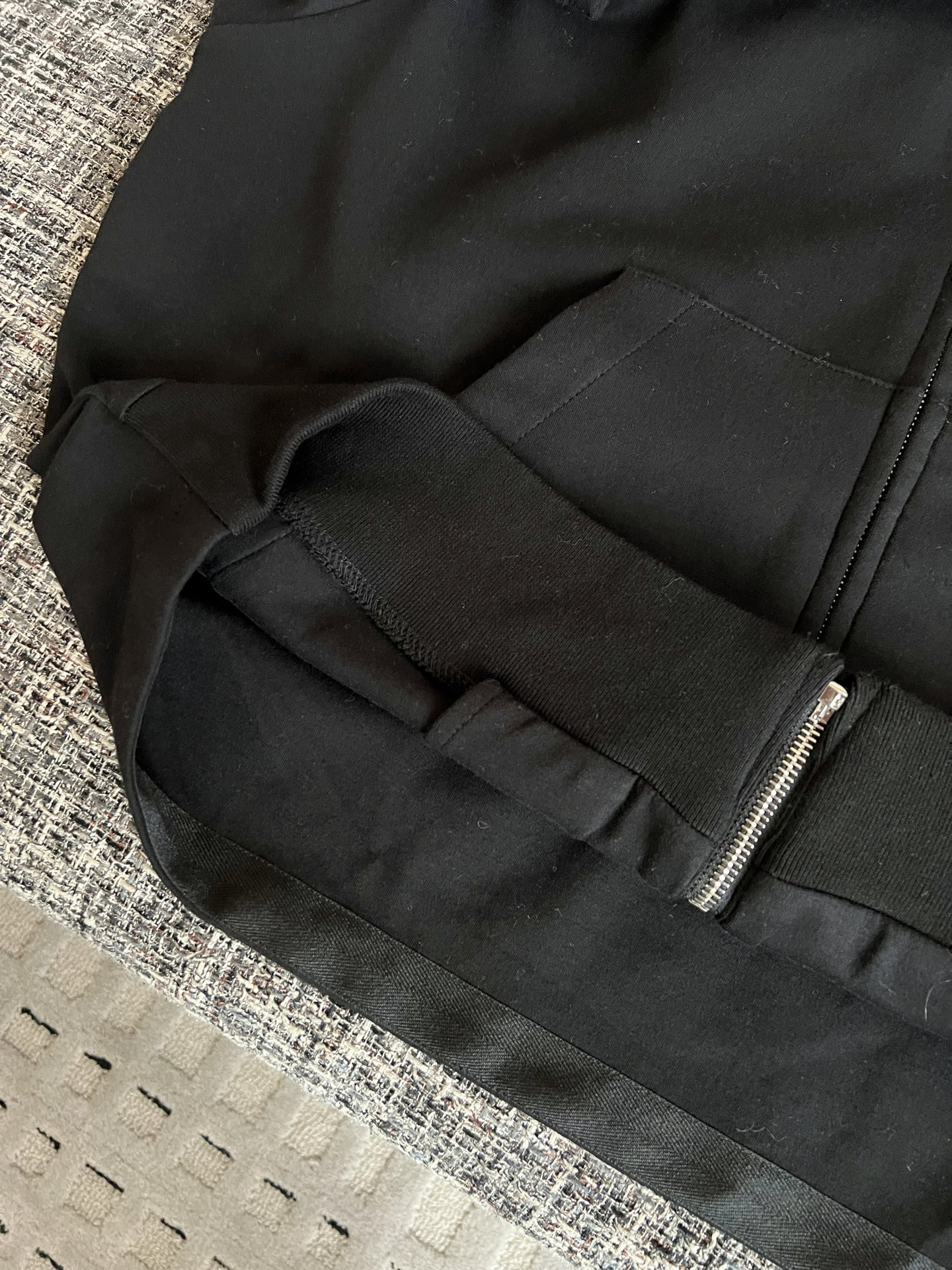 Gucci Clothing-235