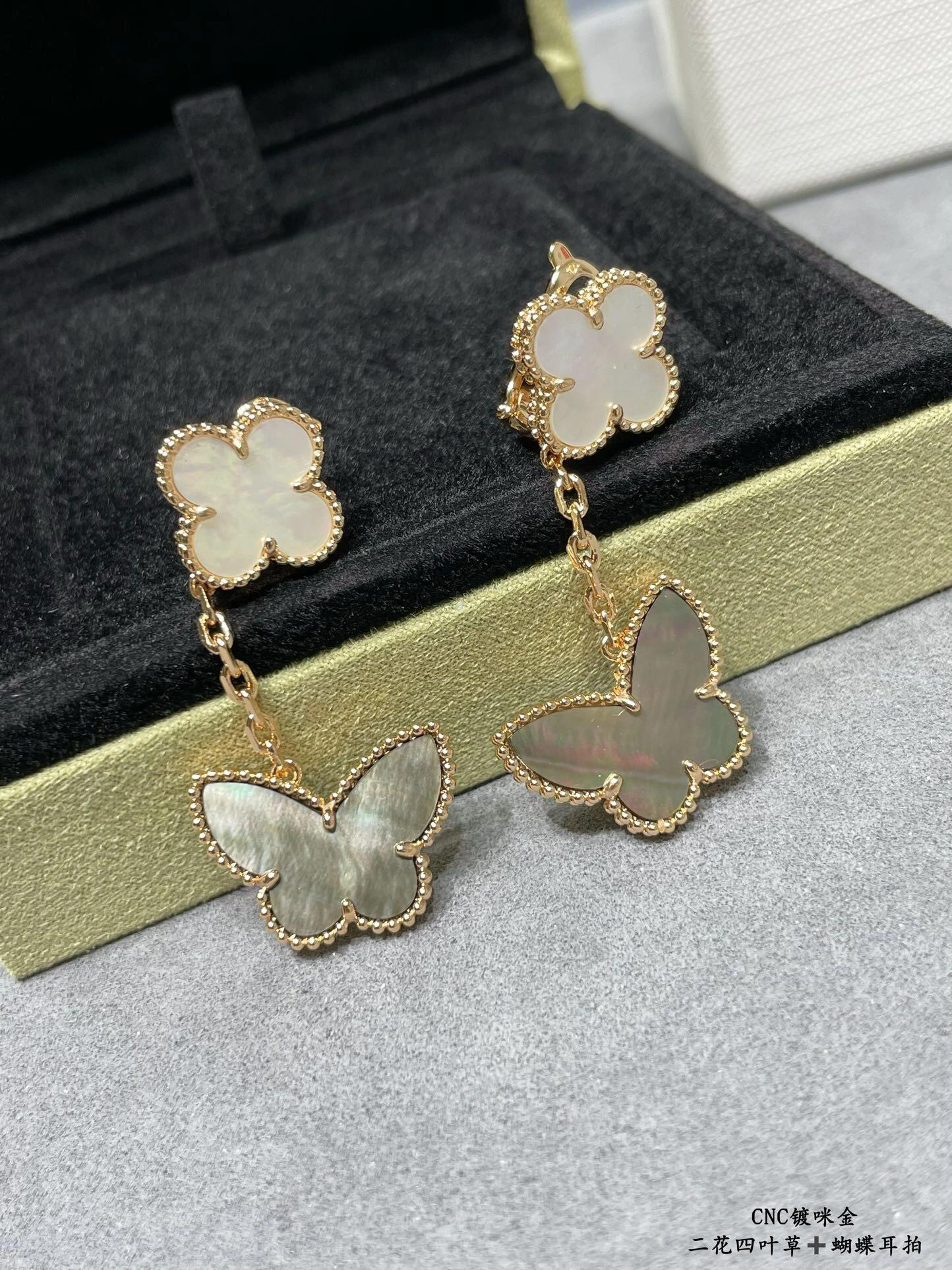 Van Cleef & Arpels earring-30