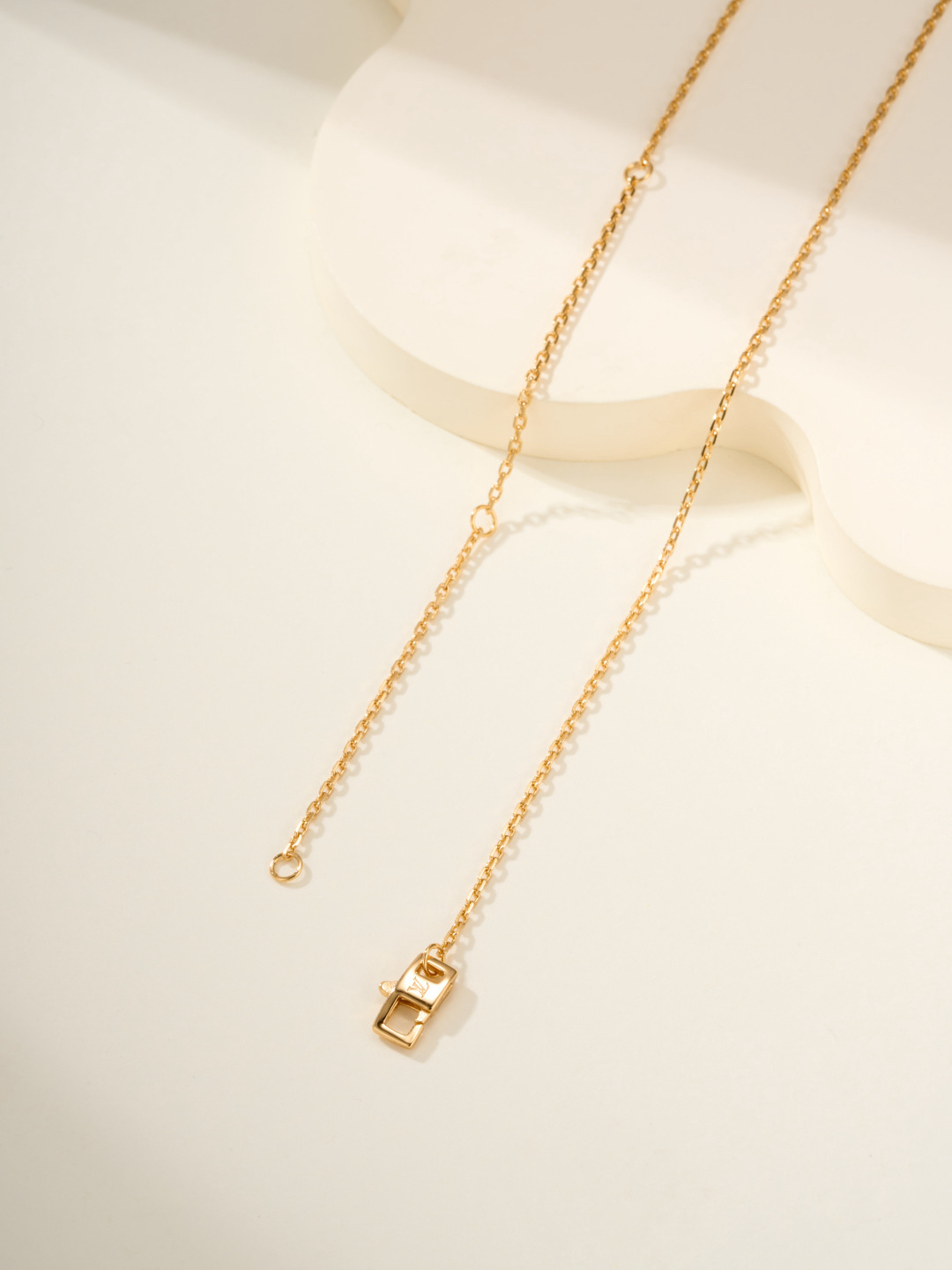 LV necklace-51