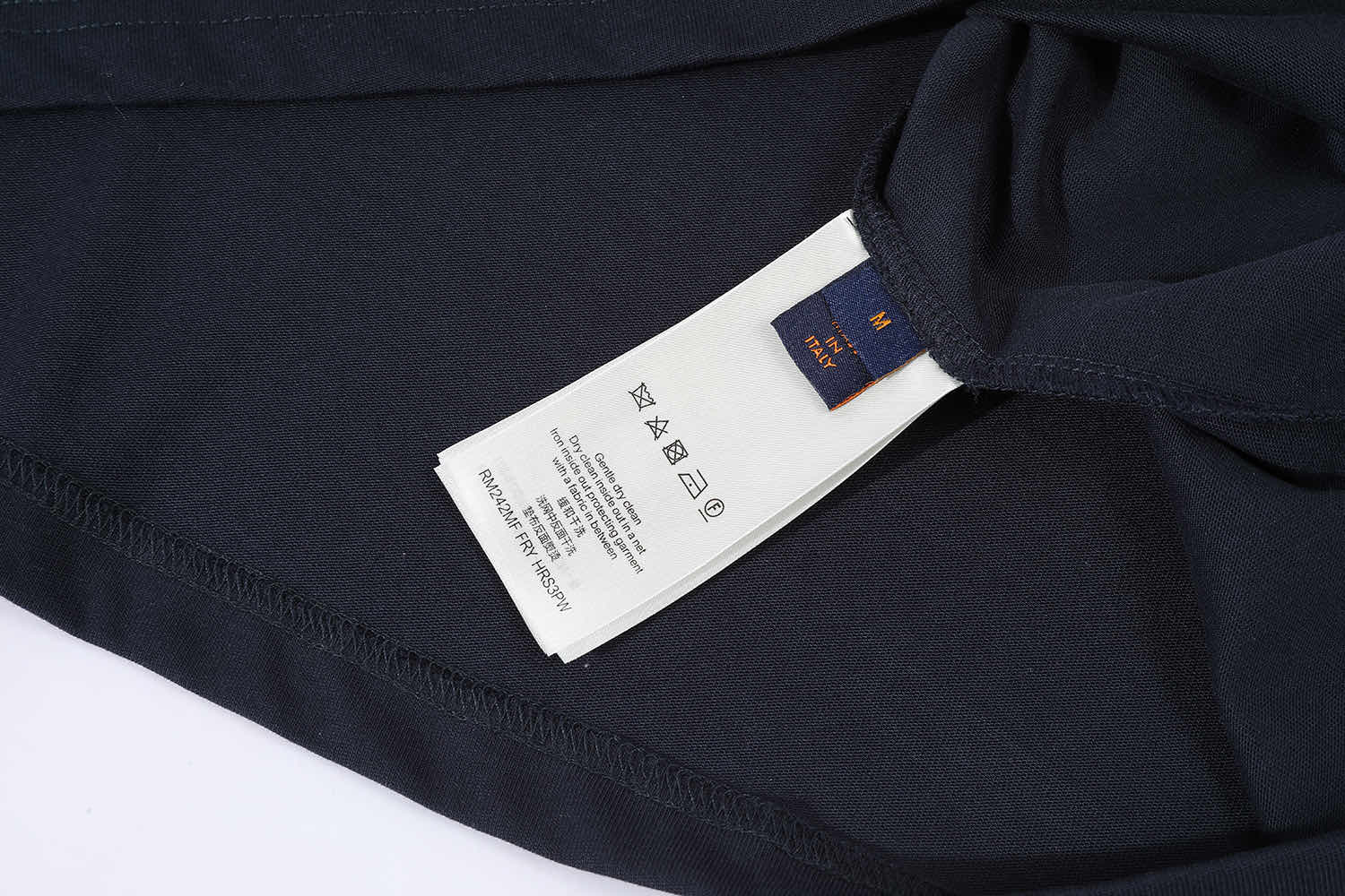 LV clothing-229