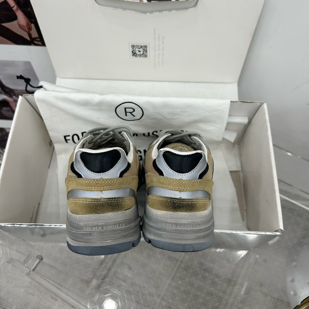 Golden Goose Sneakers-76