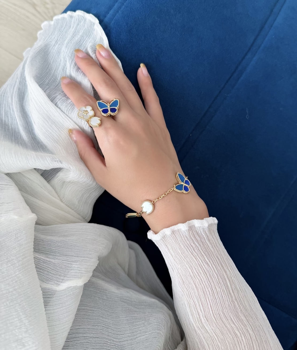 Van Cleef & Arpels ring-34