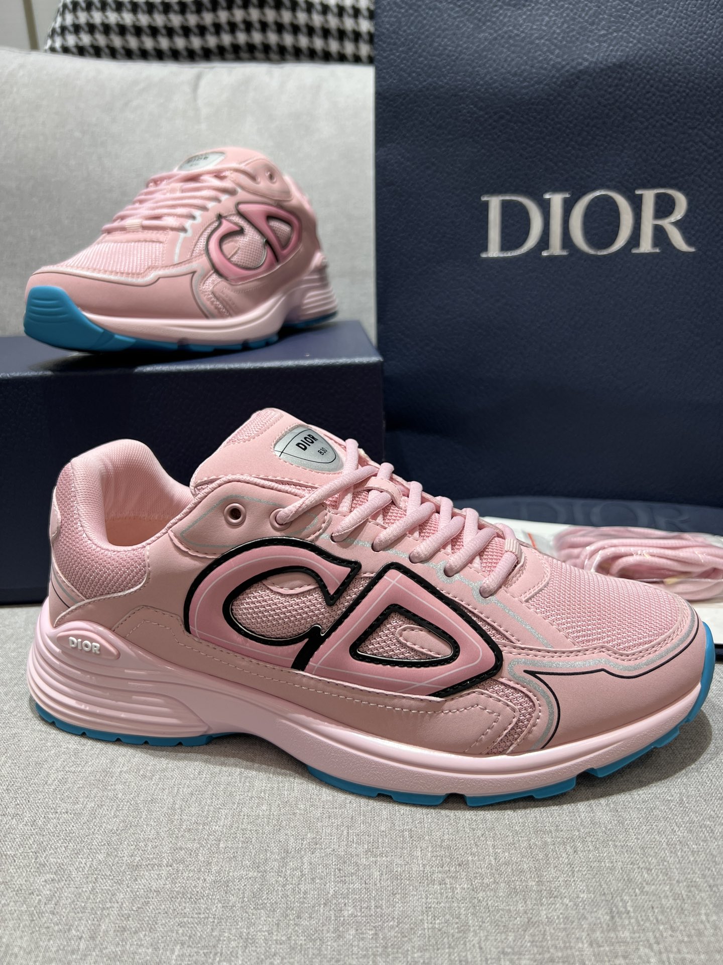 Dior Sneakers-28