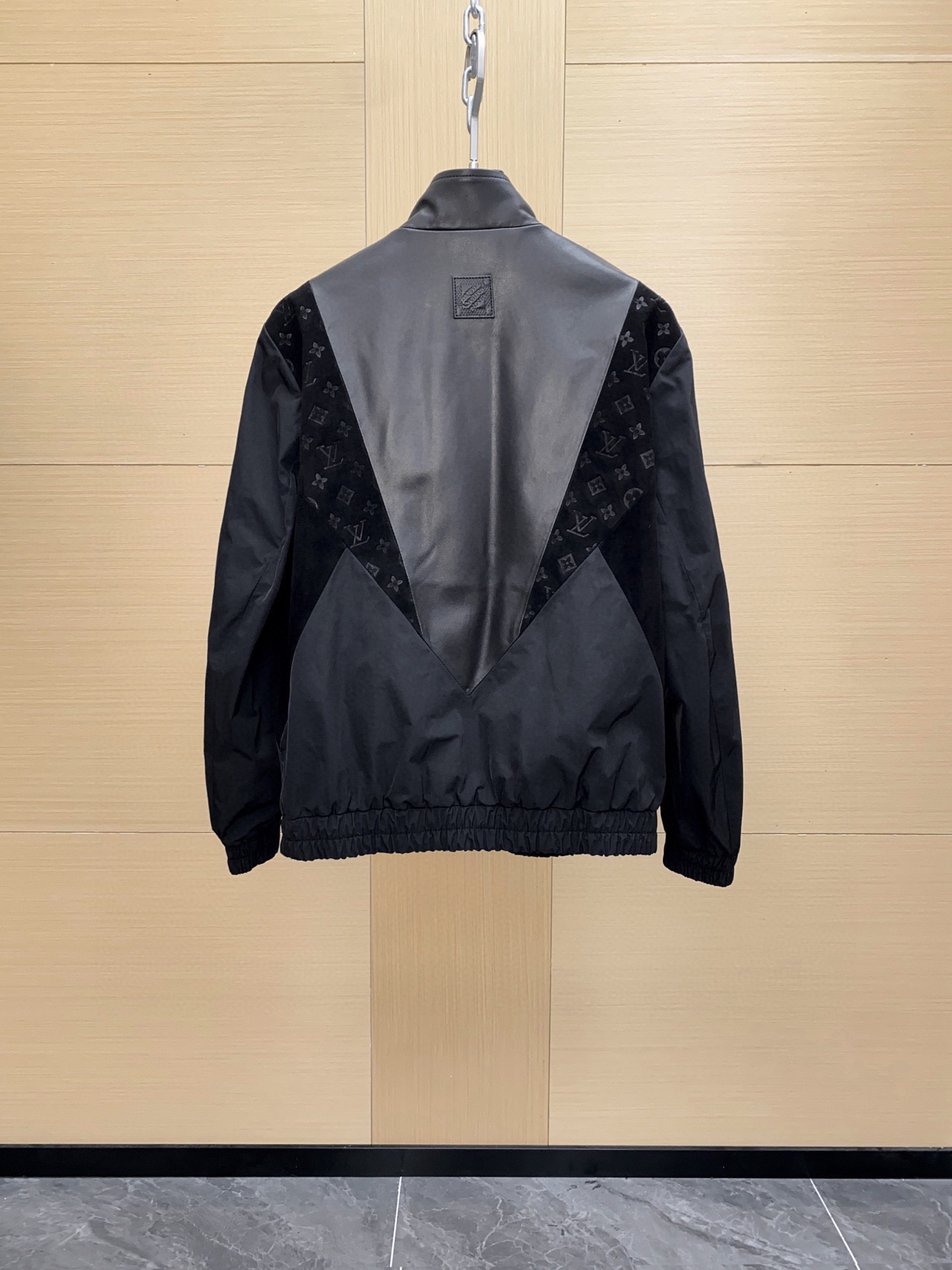 LV Clothing-272