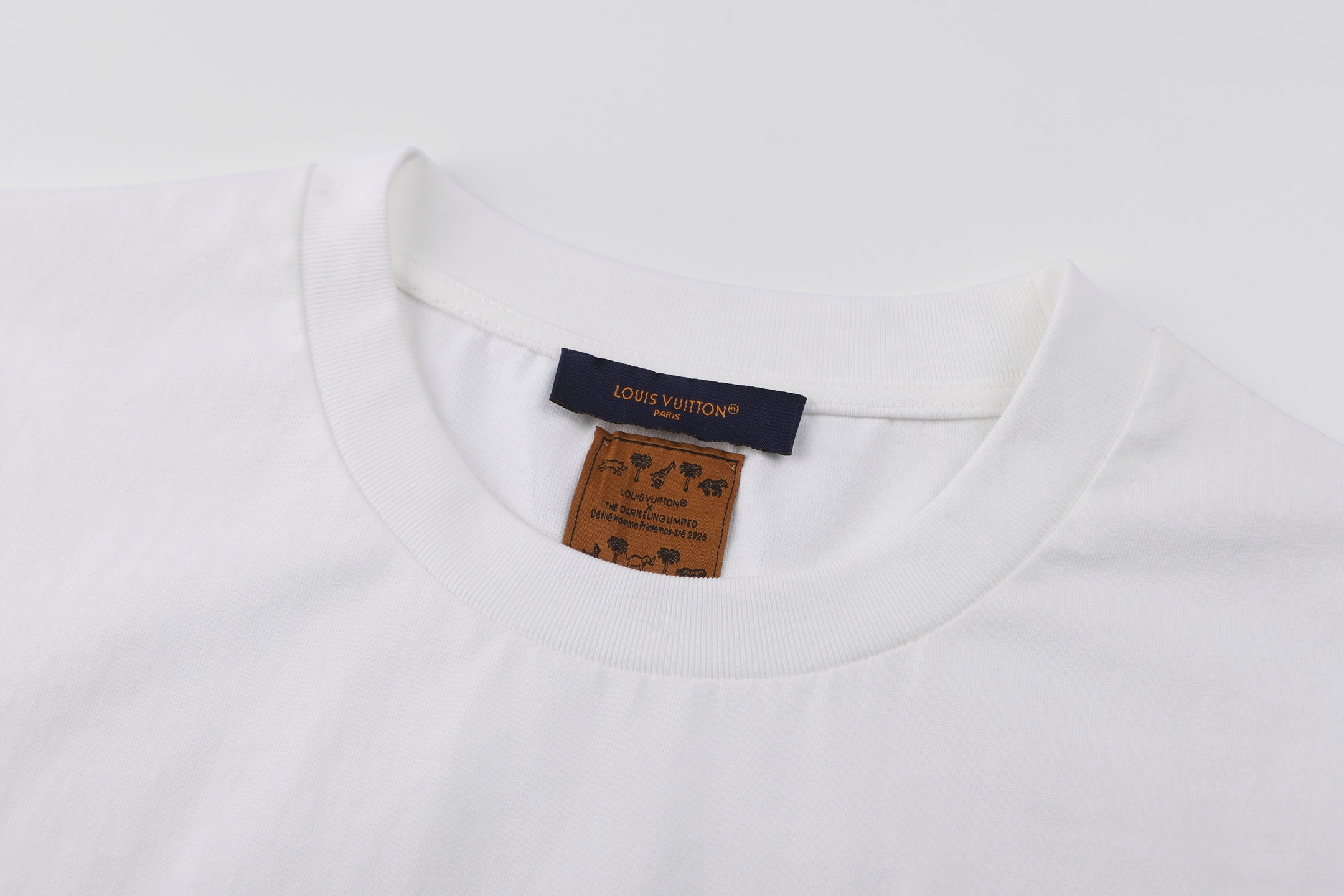 LV clothing-210