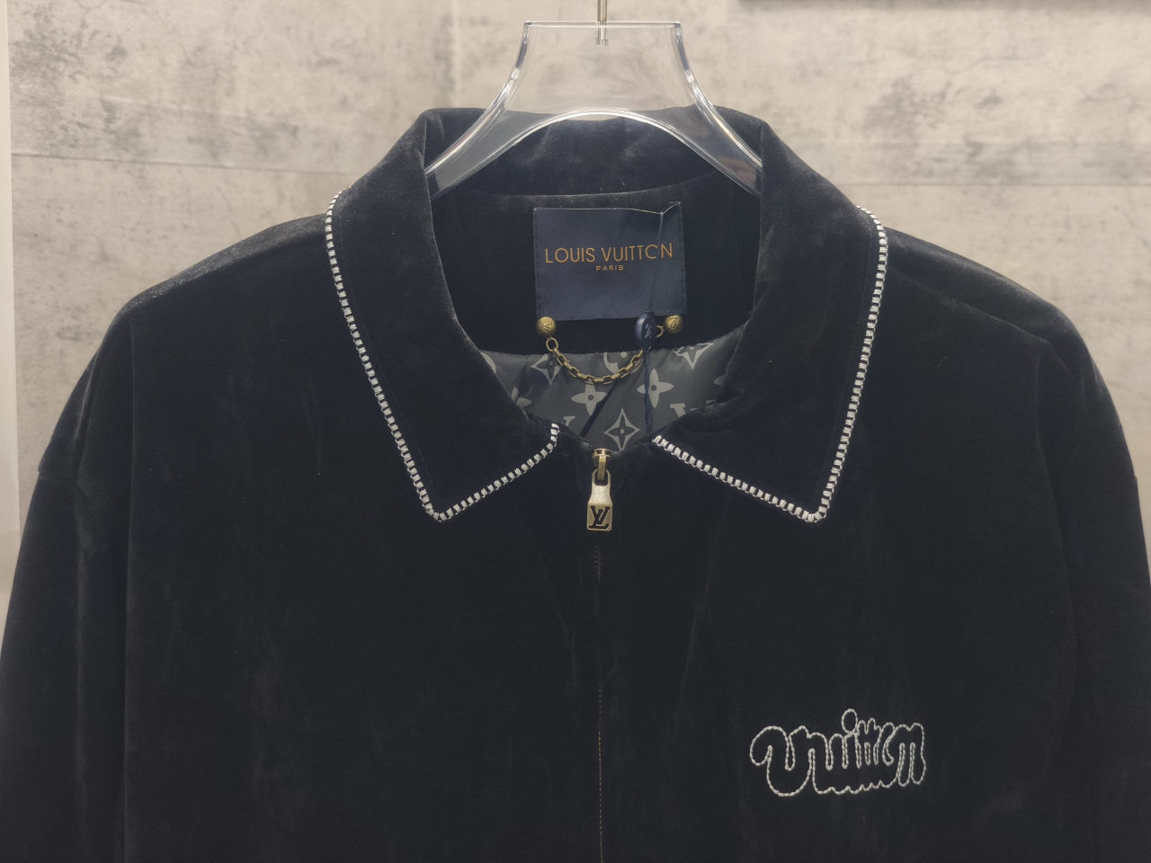 LV Clothing-290