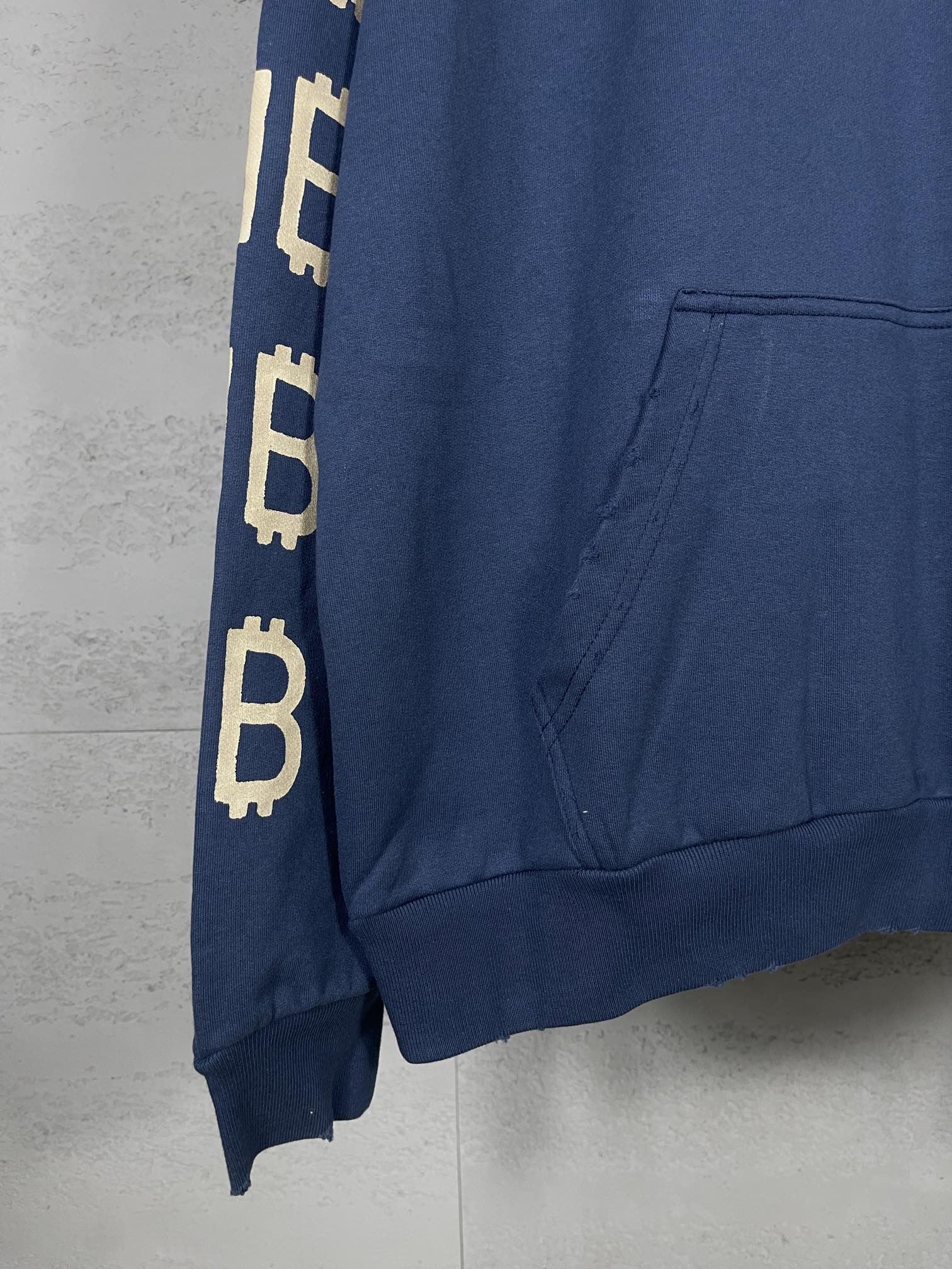 Balenciaga clothing-217