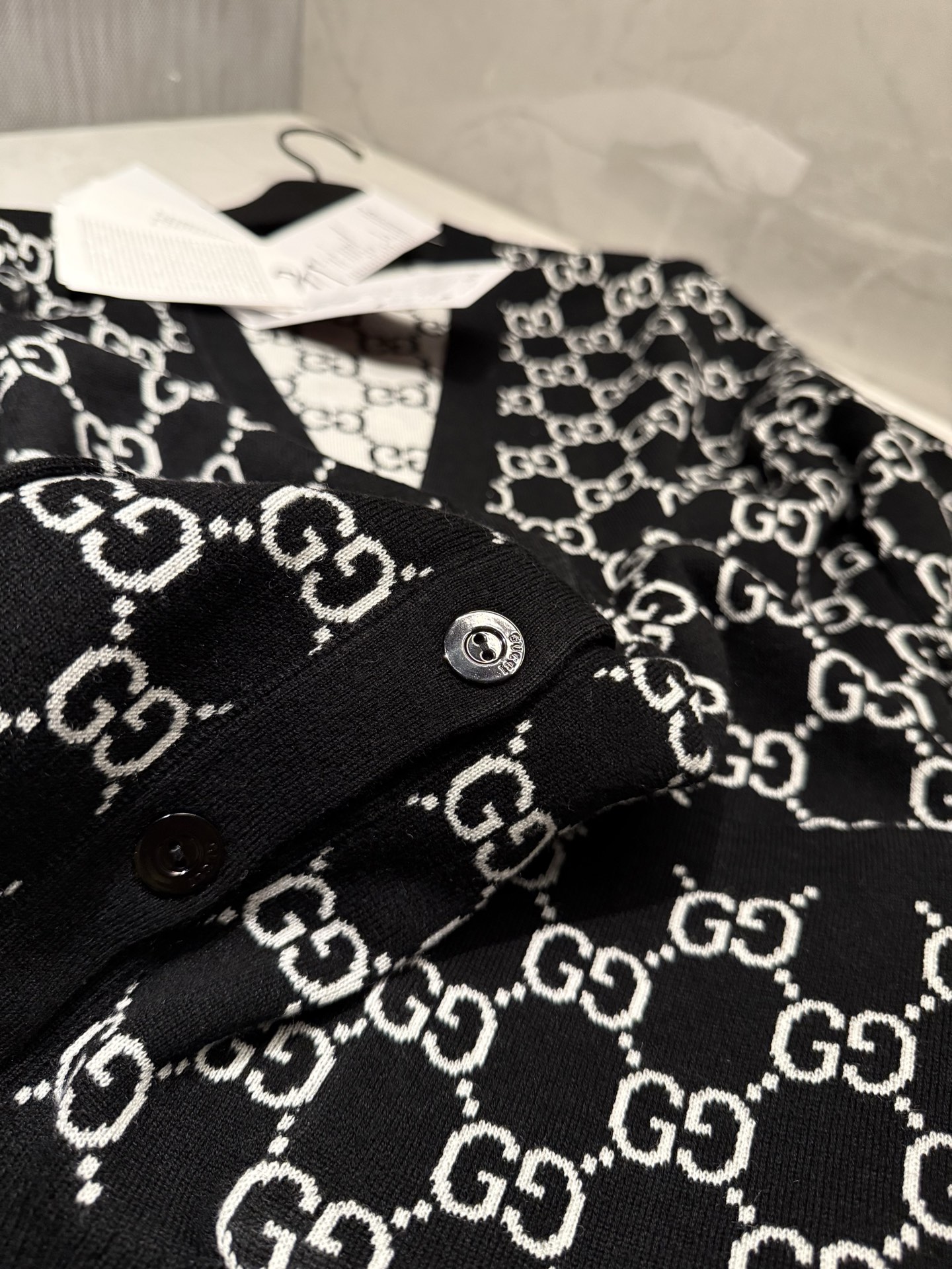 Gucci Clothing-221