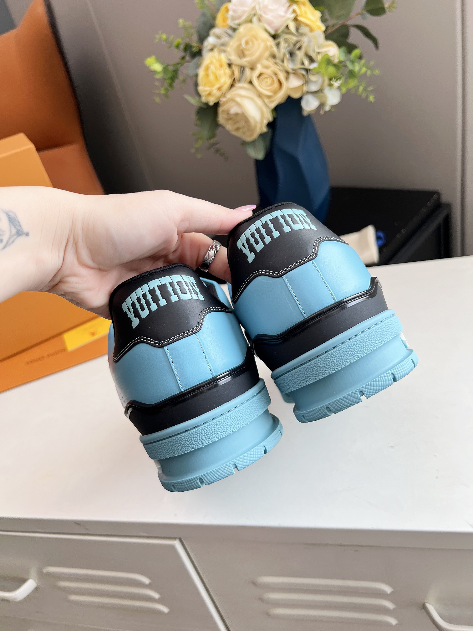 Lv Sneakers-69