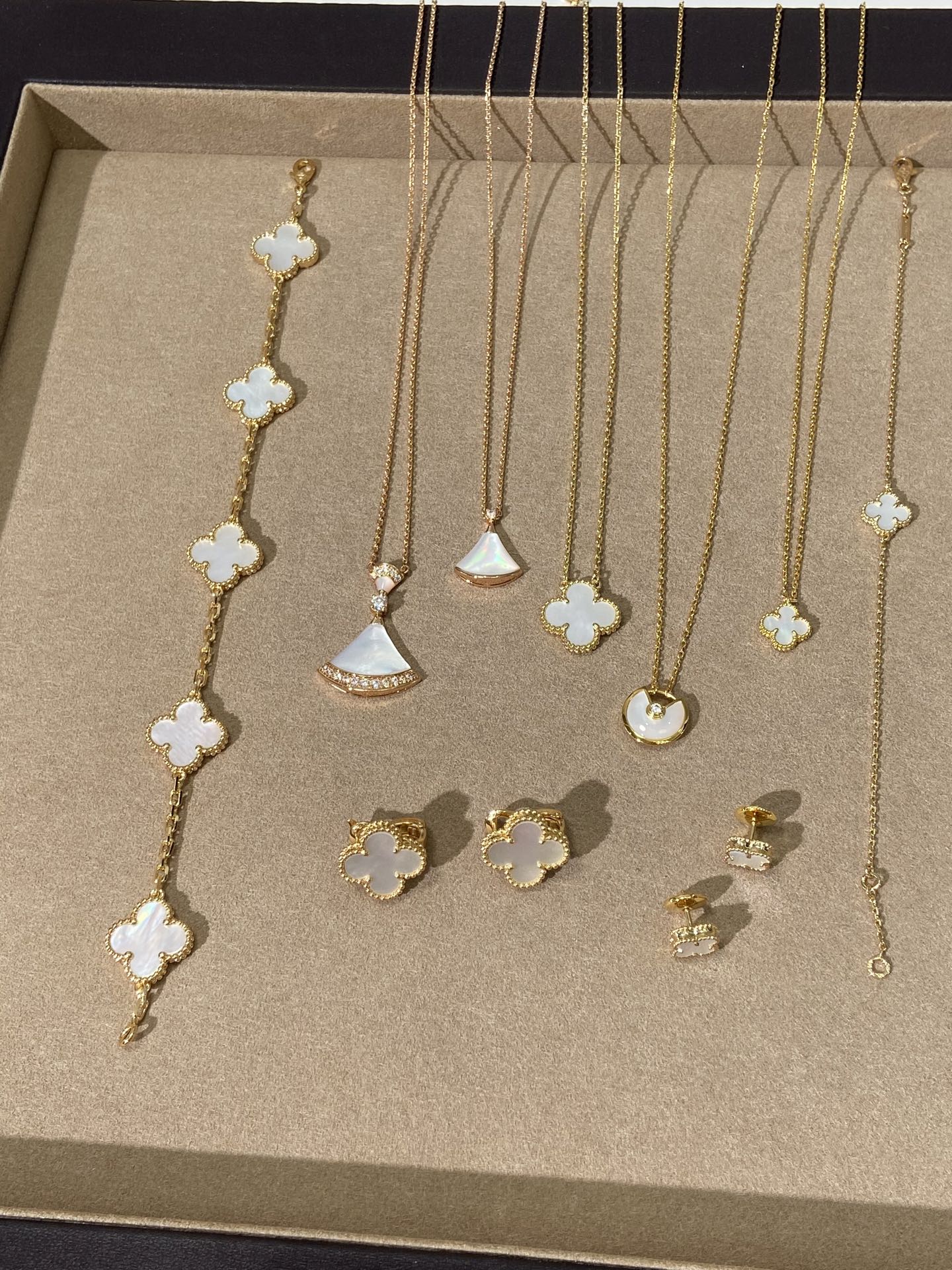 Van Cleef & Arpels necklace-94