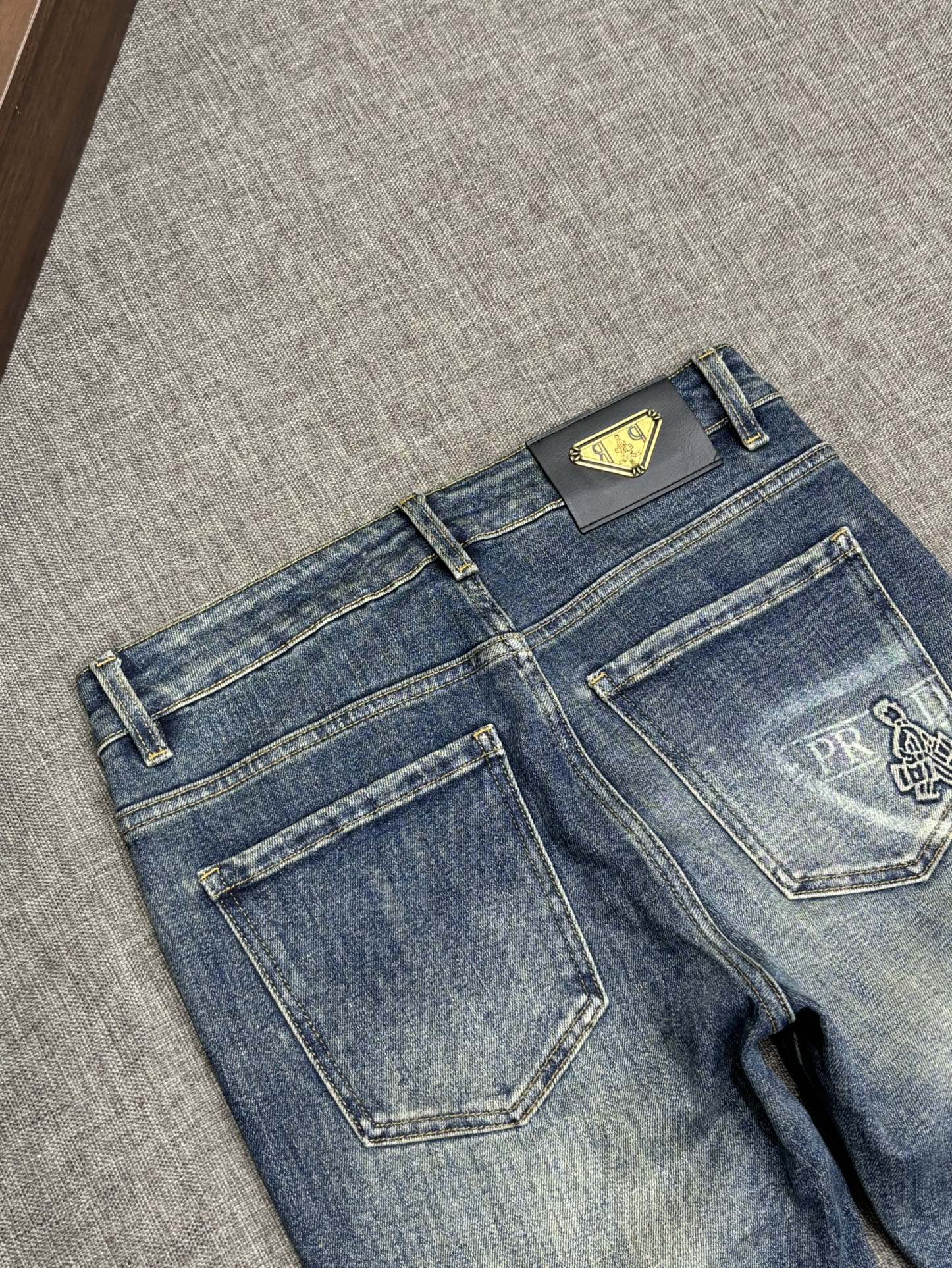 Prada Clothing-138