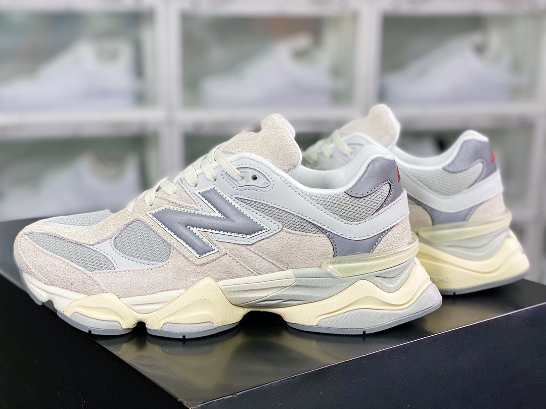 New Balance Sneakers-105