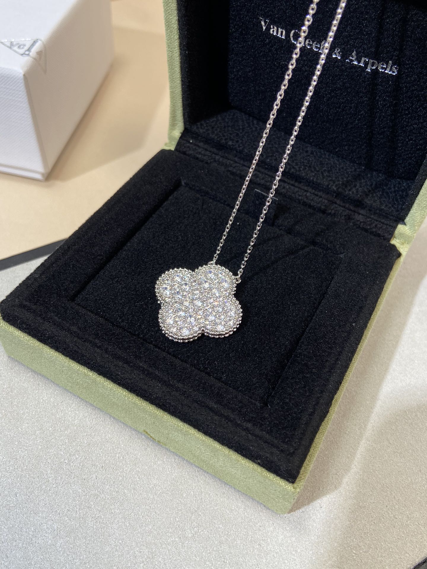 Van Cleef & Arpels necklace-105