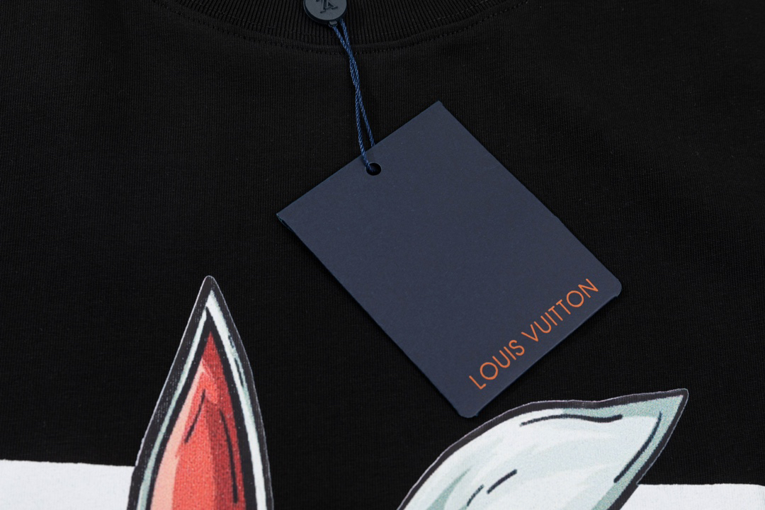 LV clothing-180