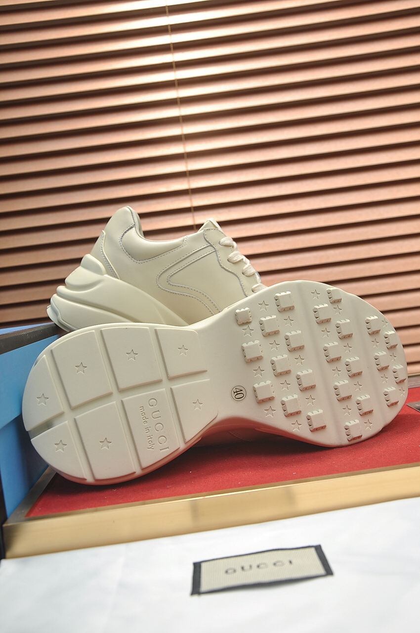 Gucci Sneakers-105
