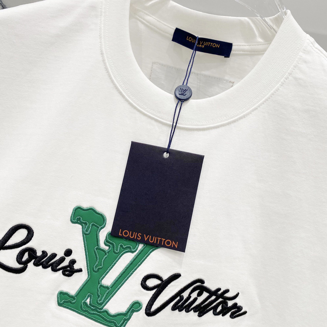 LV clothing-155