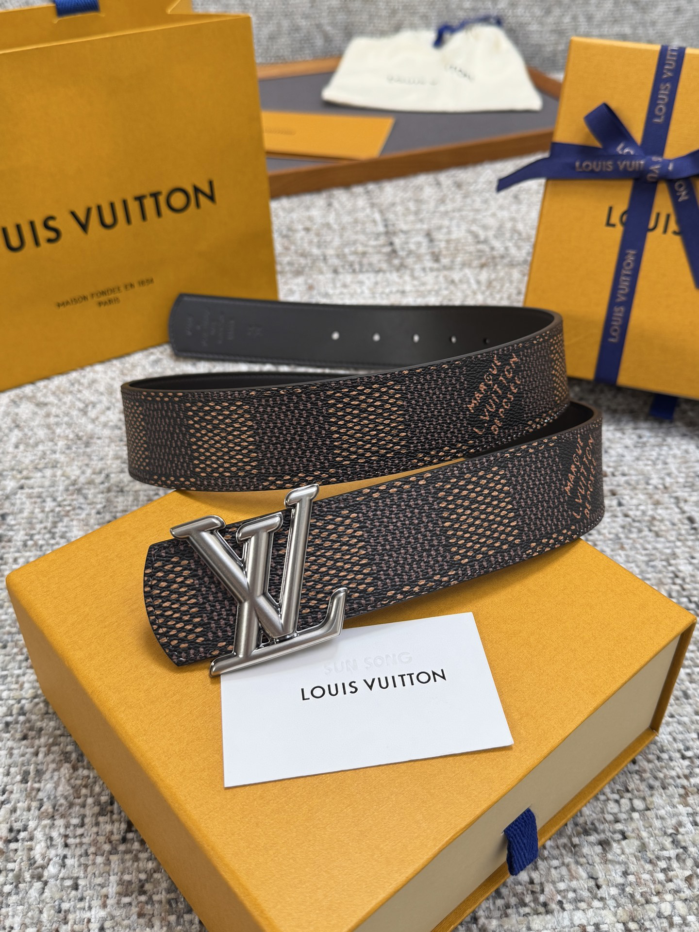 Lv belt-38
