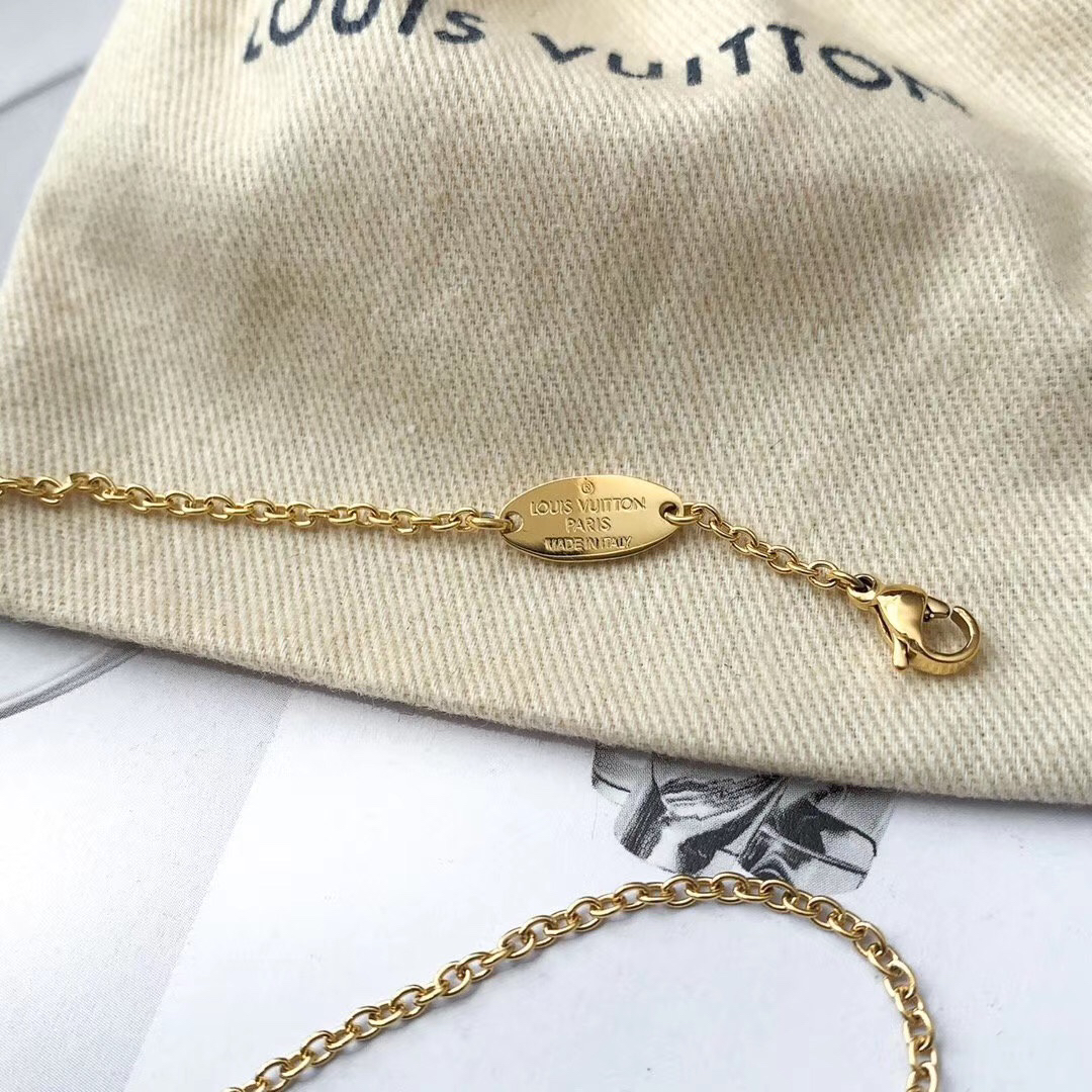 LV necklace-15