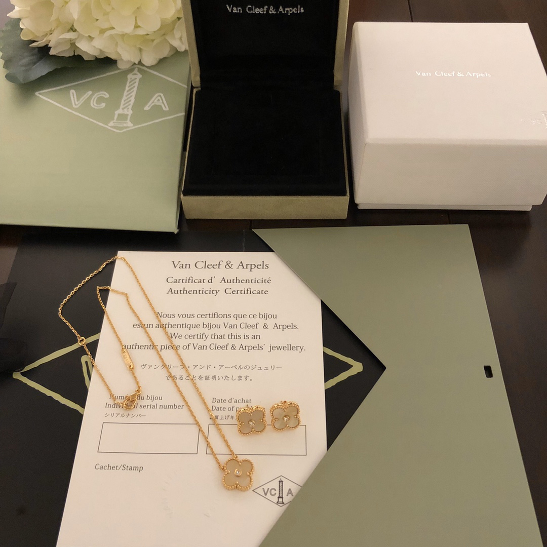 Van Cleef & Arpels necklace-71