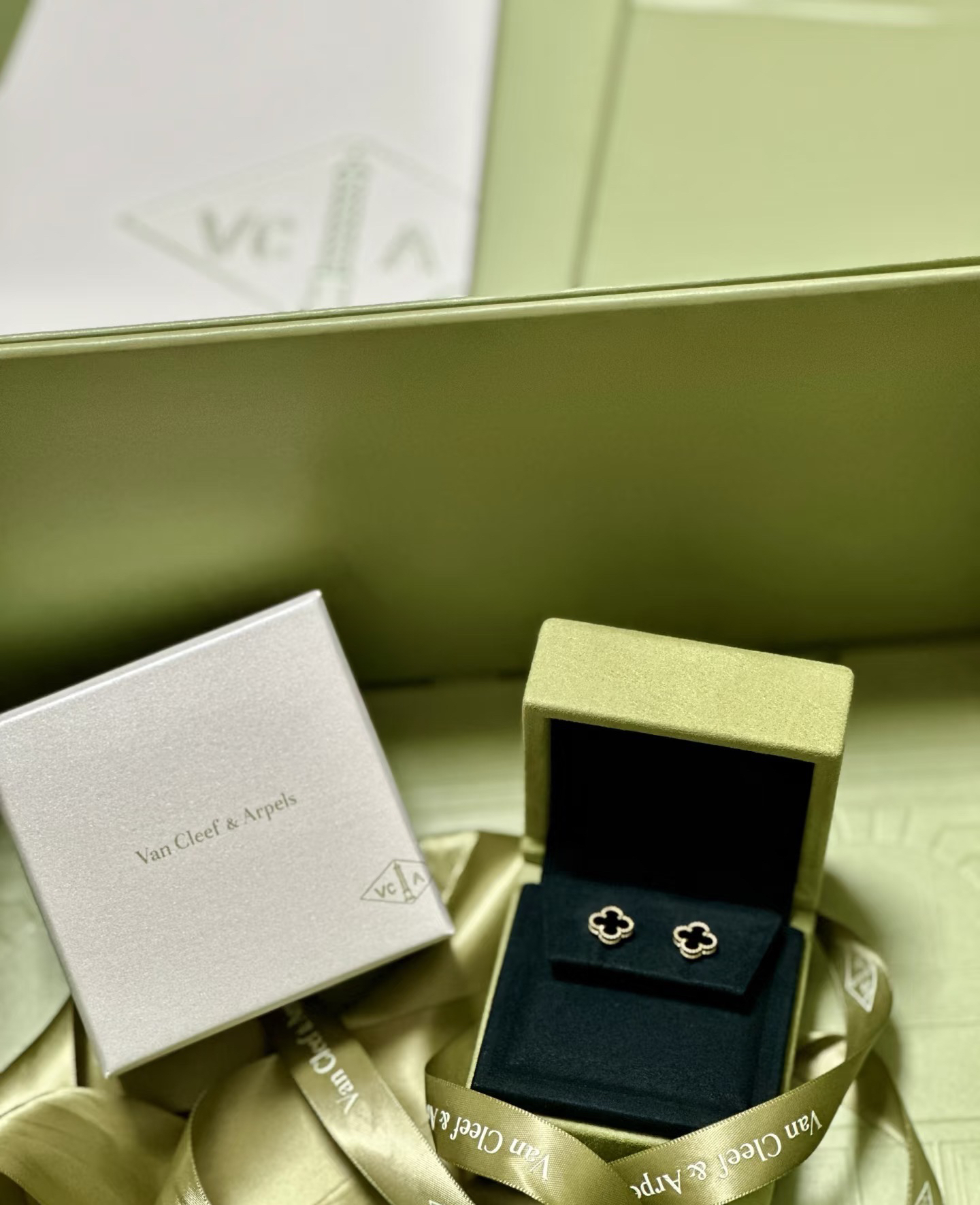 Van Cleef & Arpels earring-29