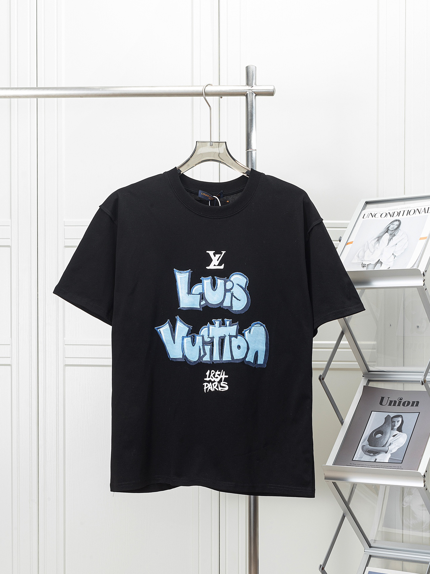 LV clothing-114