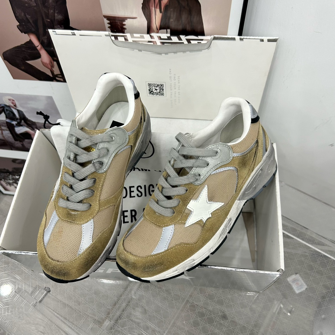 Golden Goose Sneakers-76