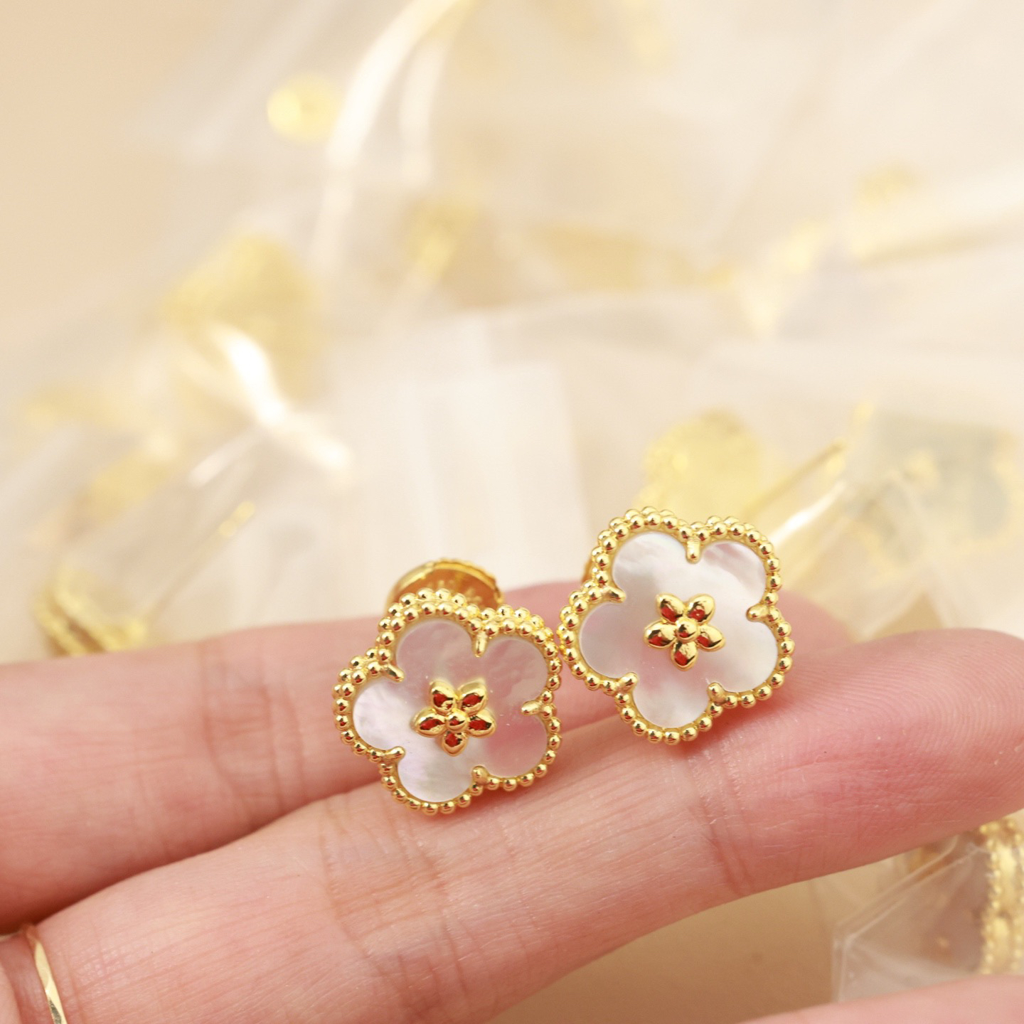 Van Cleef & Arpels earring-32