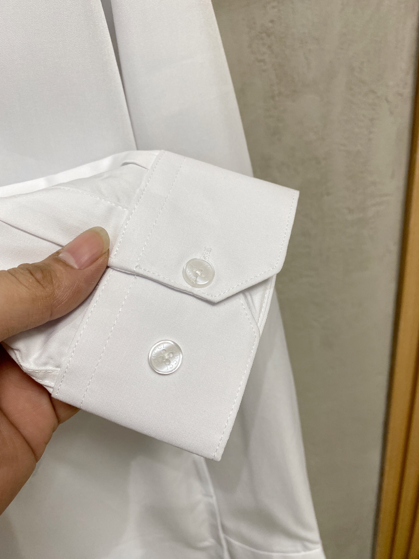 Gucci Clothing-138