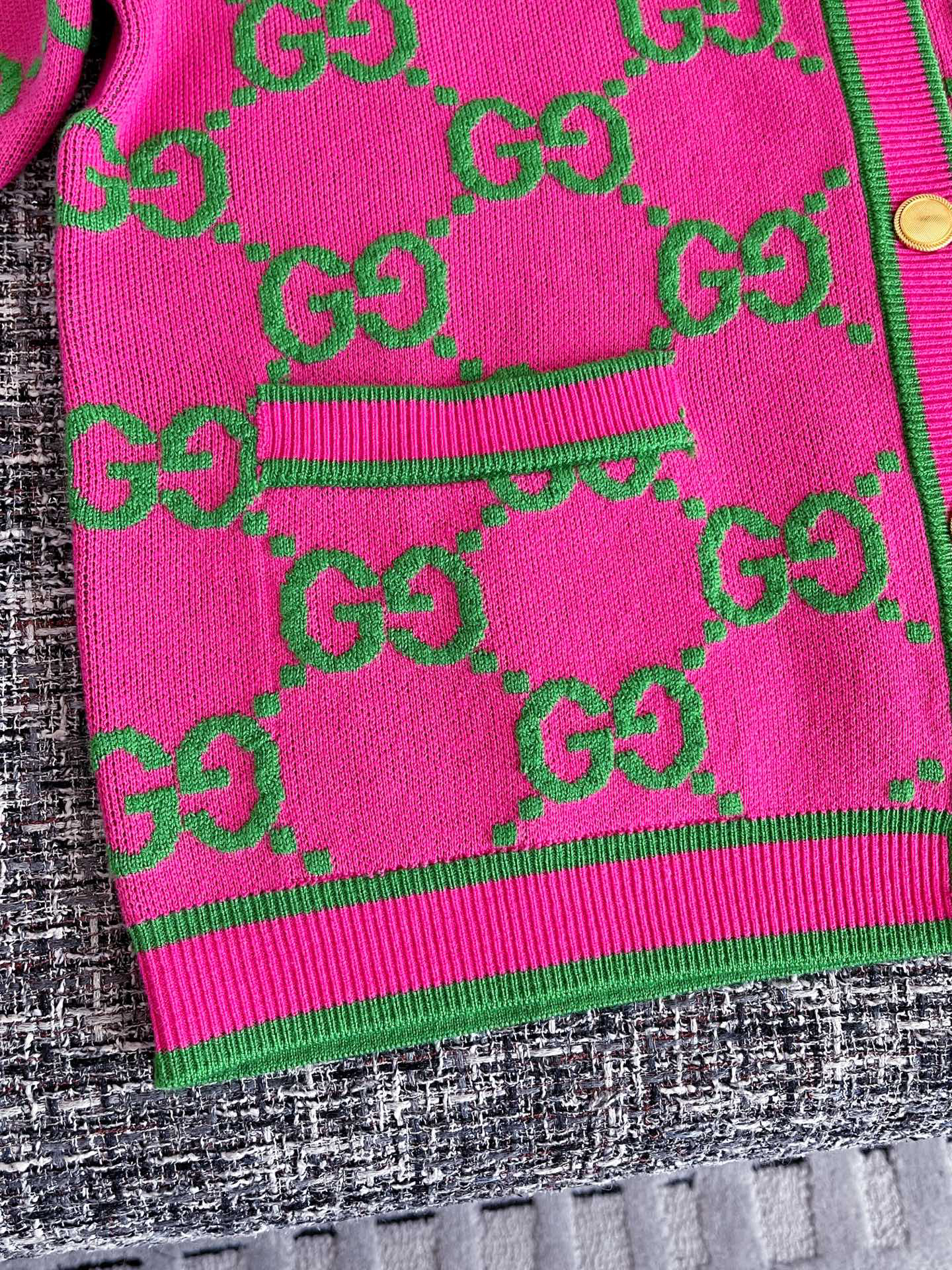 Gucci Clothing-234